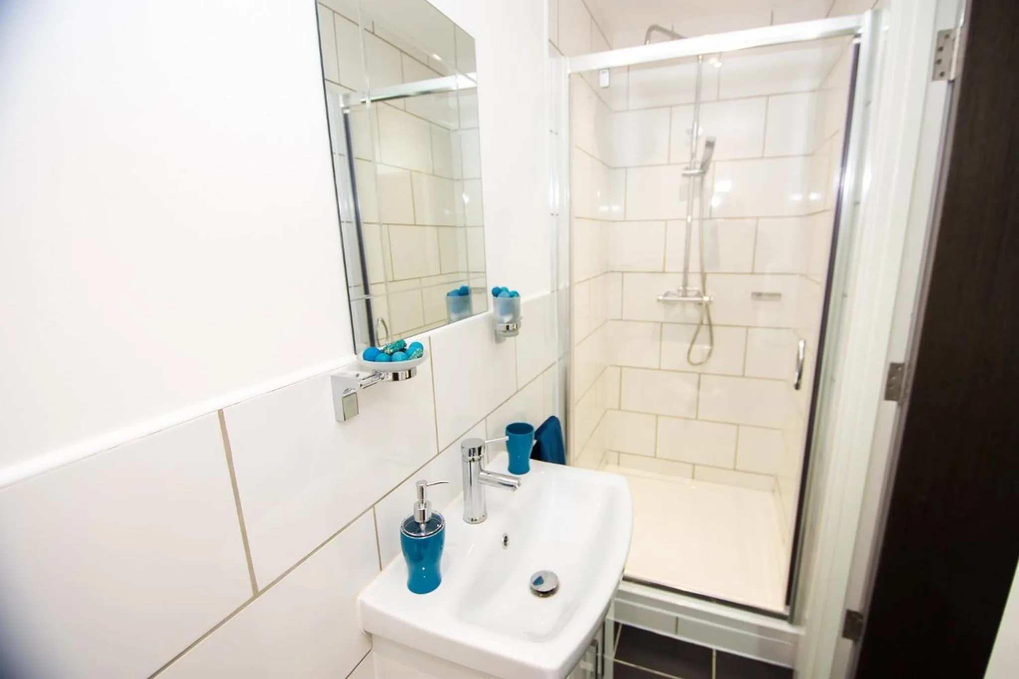 Shower in Abbey Hotel