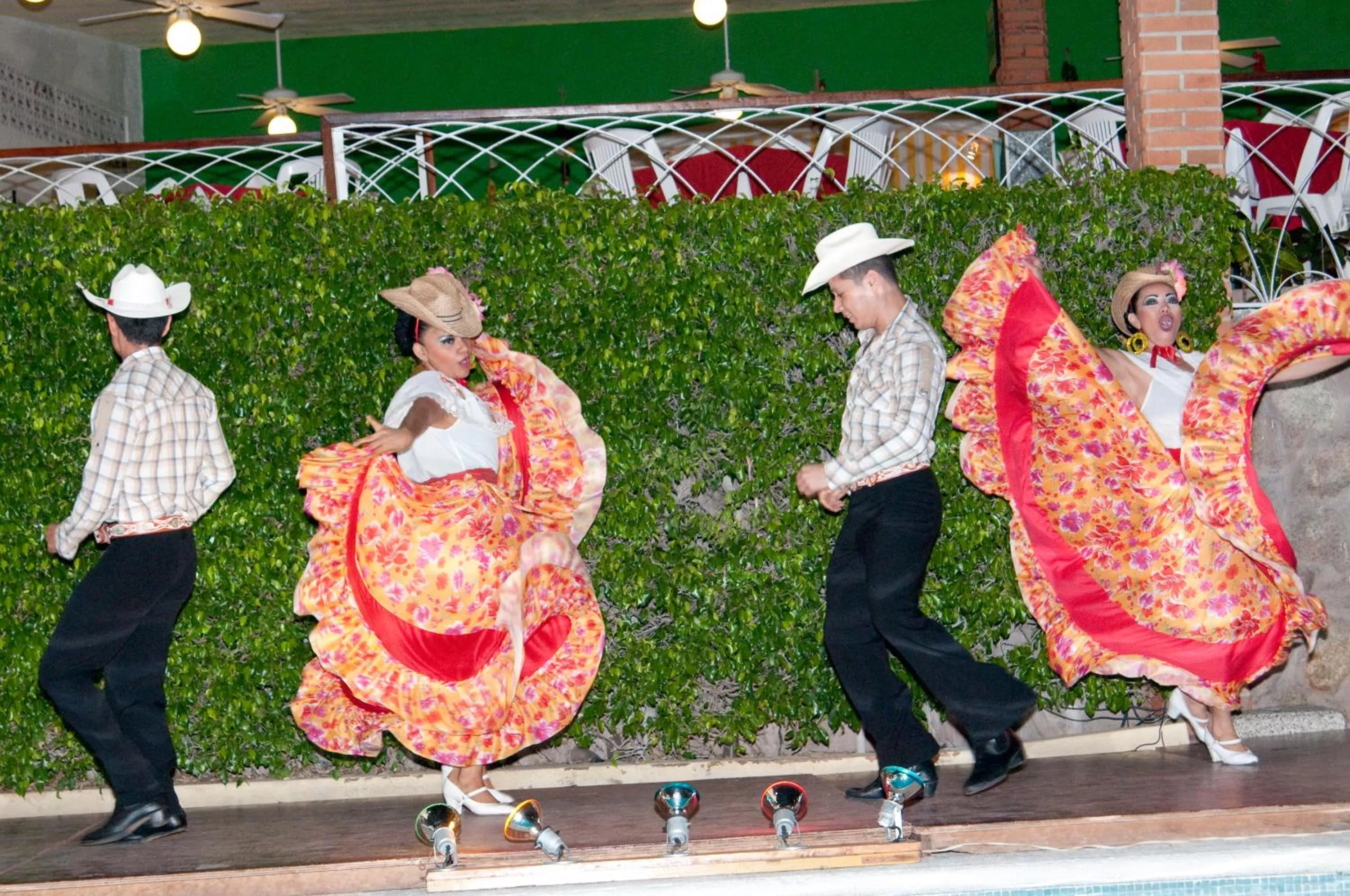 Entertainment in Real Bananas All Inclusive