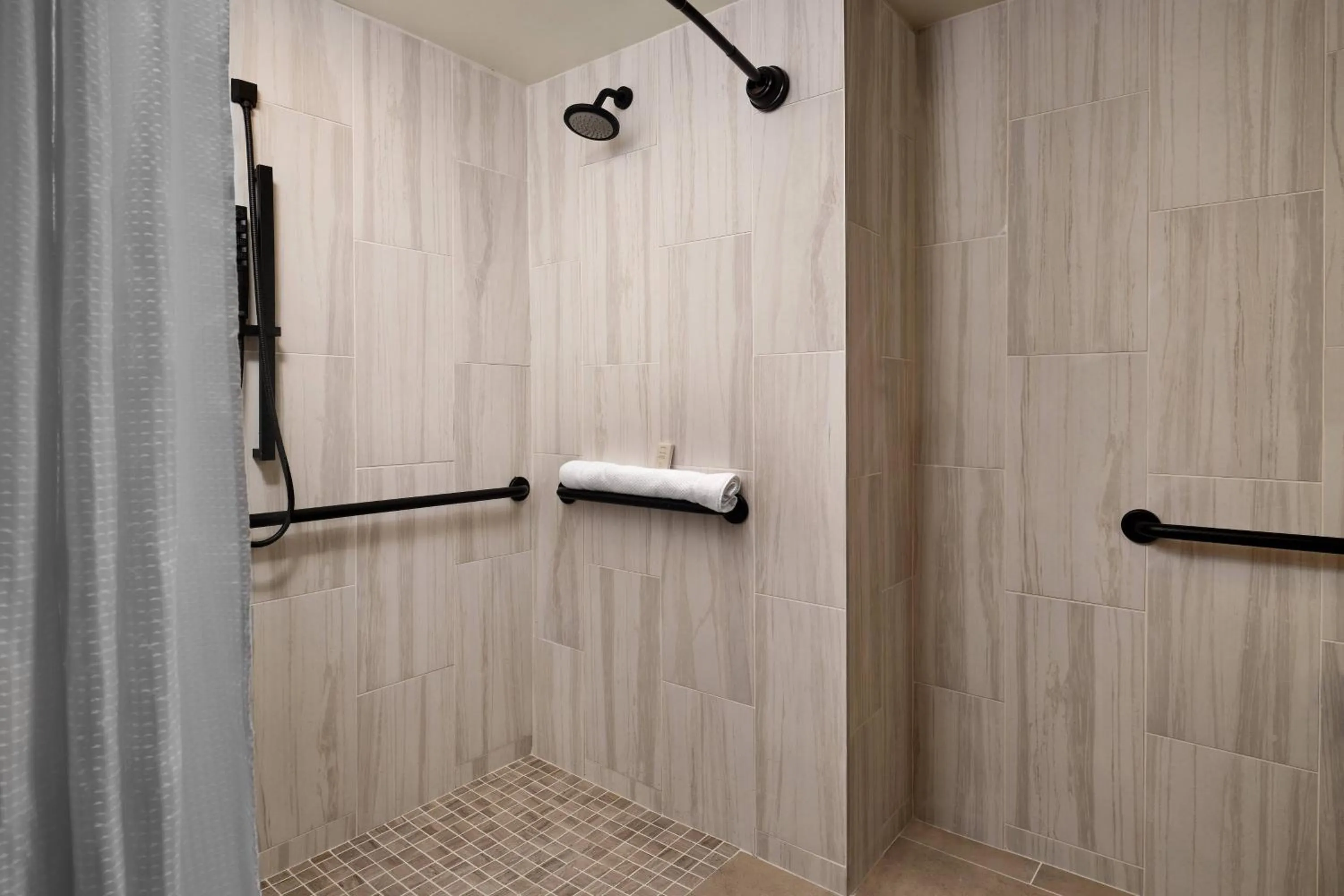 Bathroom in Renaissance Portsmouth-Norfolk Waterfront Hotel