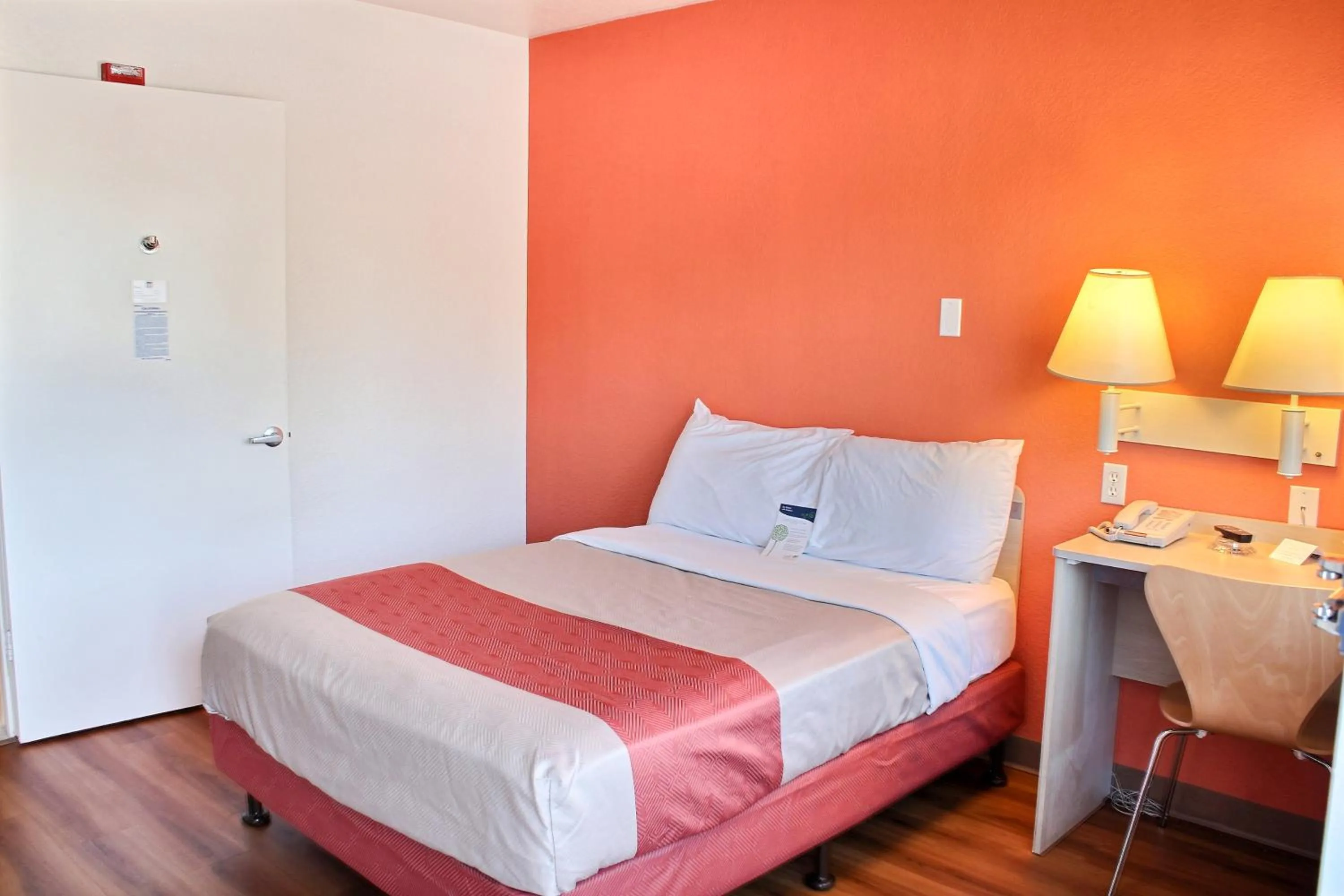 Bedroom, Bed in Motel 6-Atascadero, CA