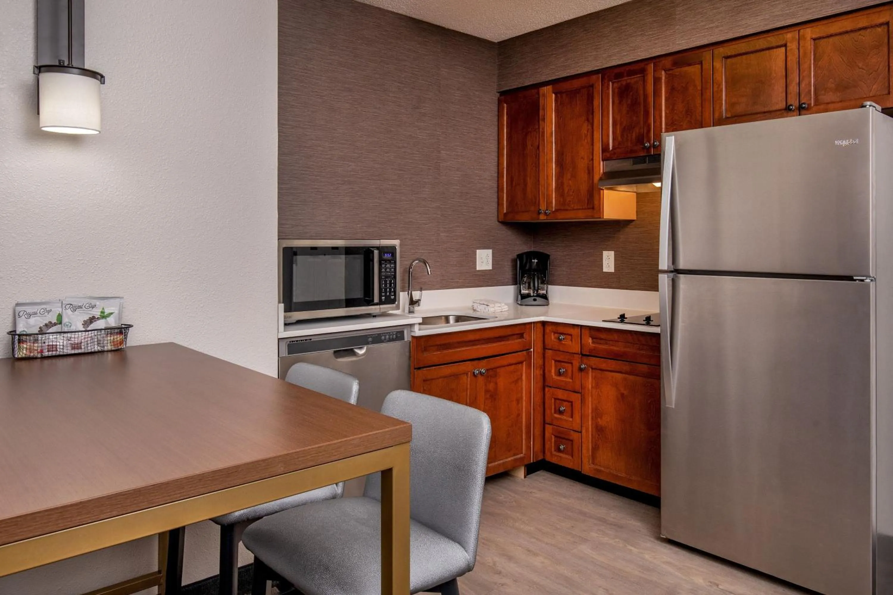 Kitchen or kitchenette in Residence Inn by Marriott Norfolk Airport