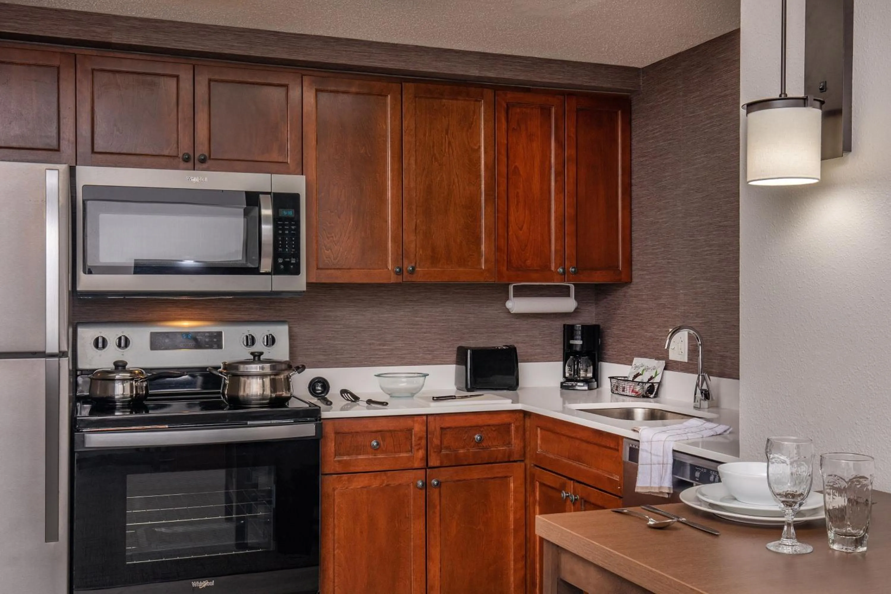 Kitchen or kitchenette in Residence Inn by Marriott Norfolk Airport