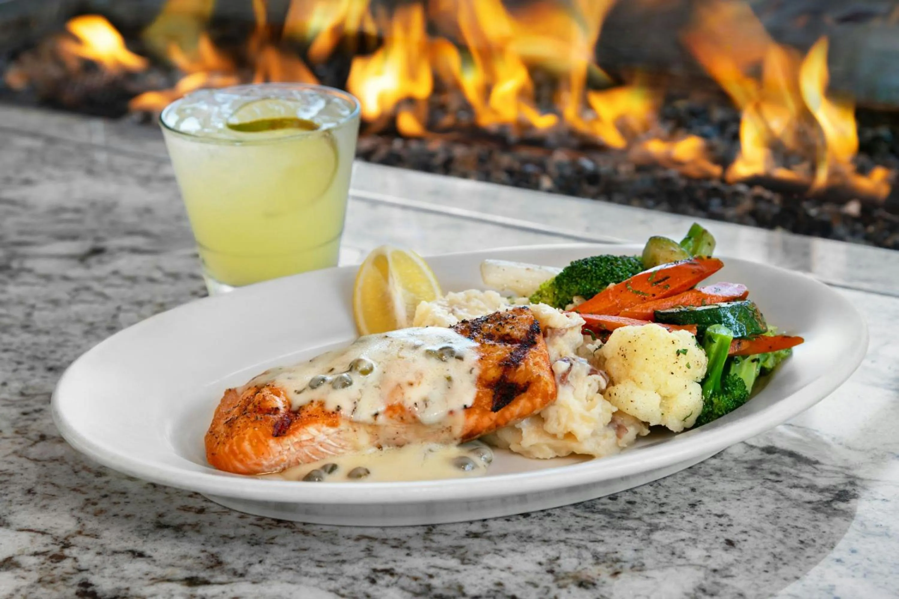 Lounge or bar in Courtyard Palo Alto Los Altos