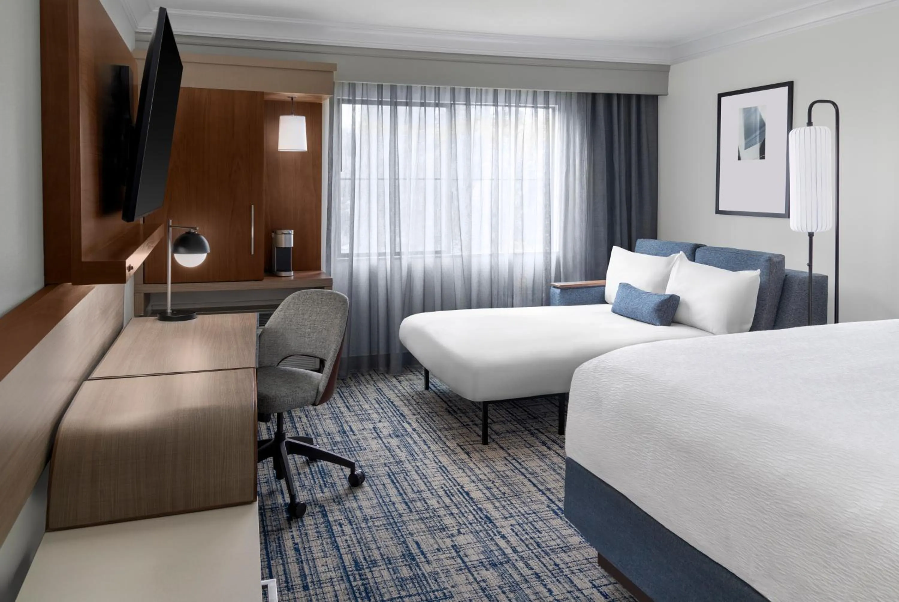 Bedroom, Bed in Courtyard Palo Alto Los Altos