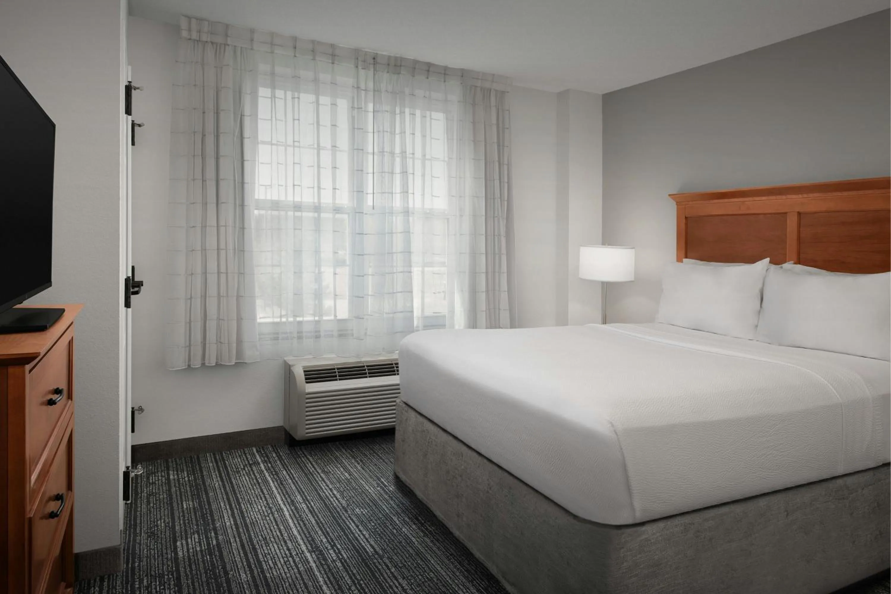 Bedroom, Bed in TownePlace Suites Suffolk Chesapeake