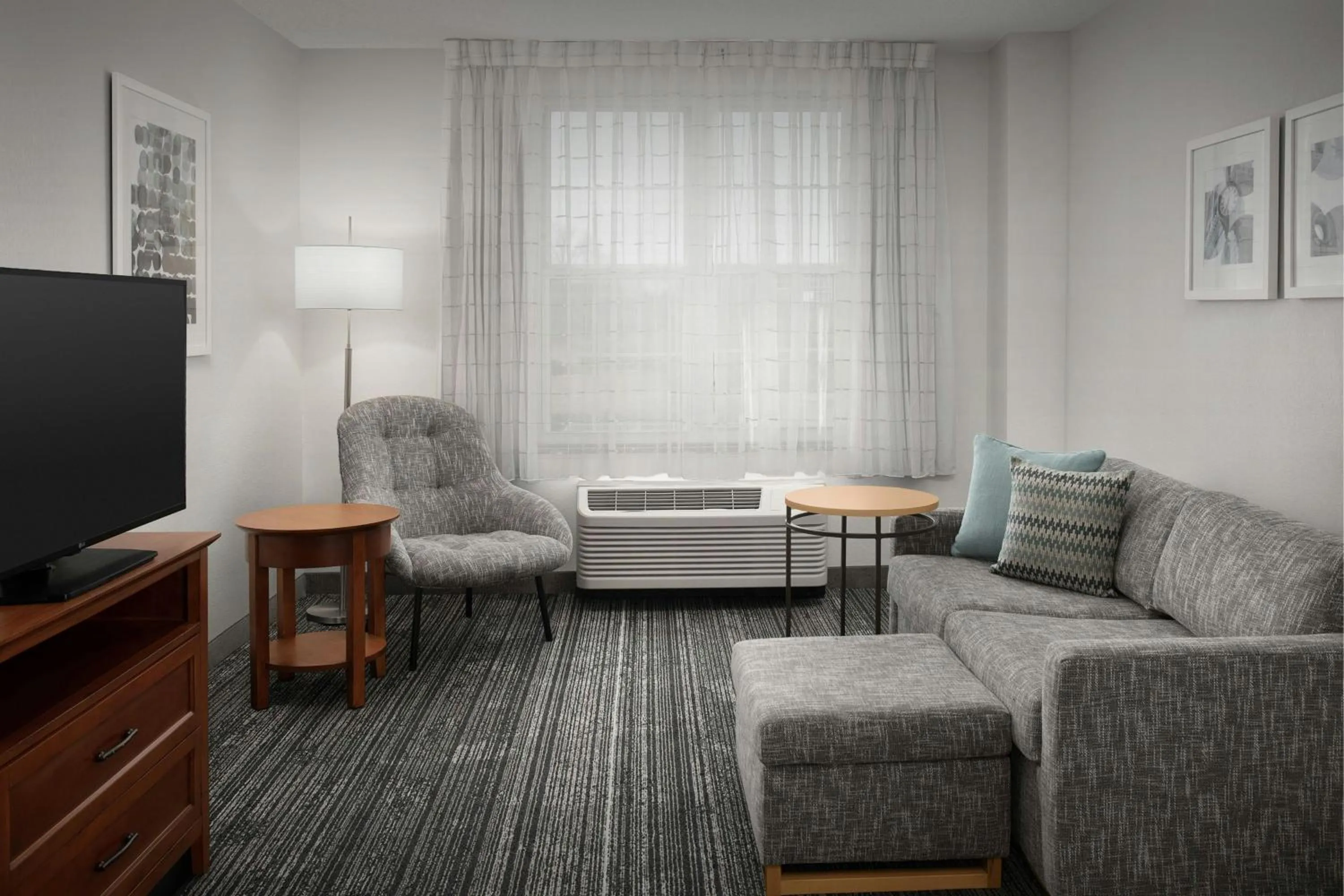 Living room in TownePlace Suites Suffolk Chesapeake