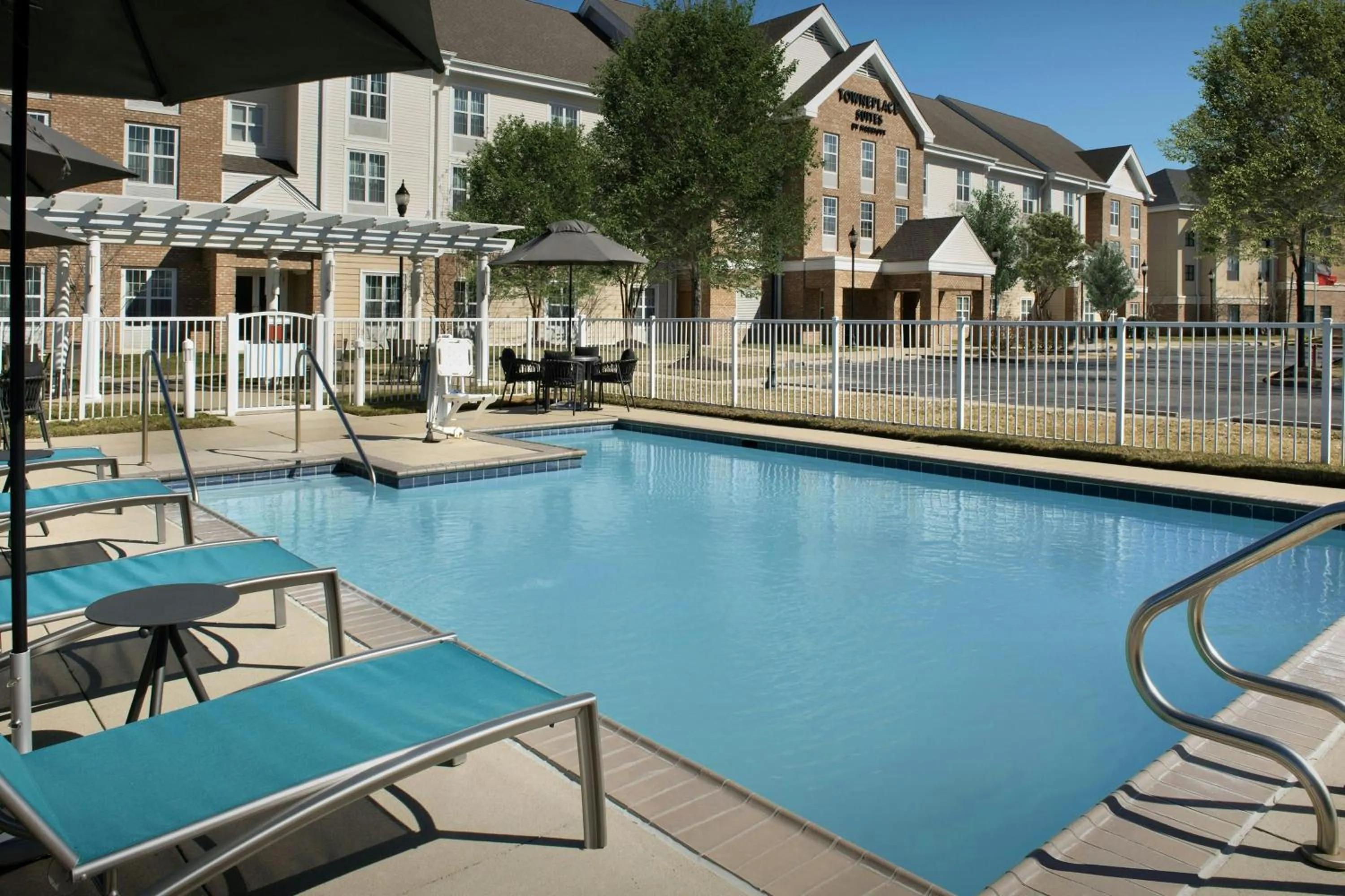 Swimming pool in TownePlace Suites Suffolk Chesapeake