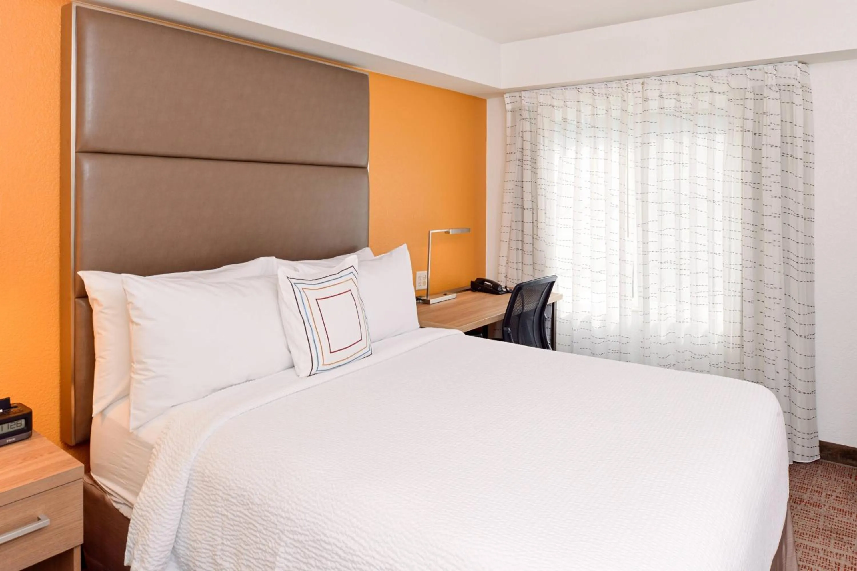 Photo of the whole room, Bed in Residence Inn Palo Alto Los Altos