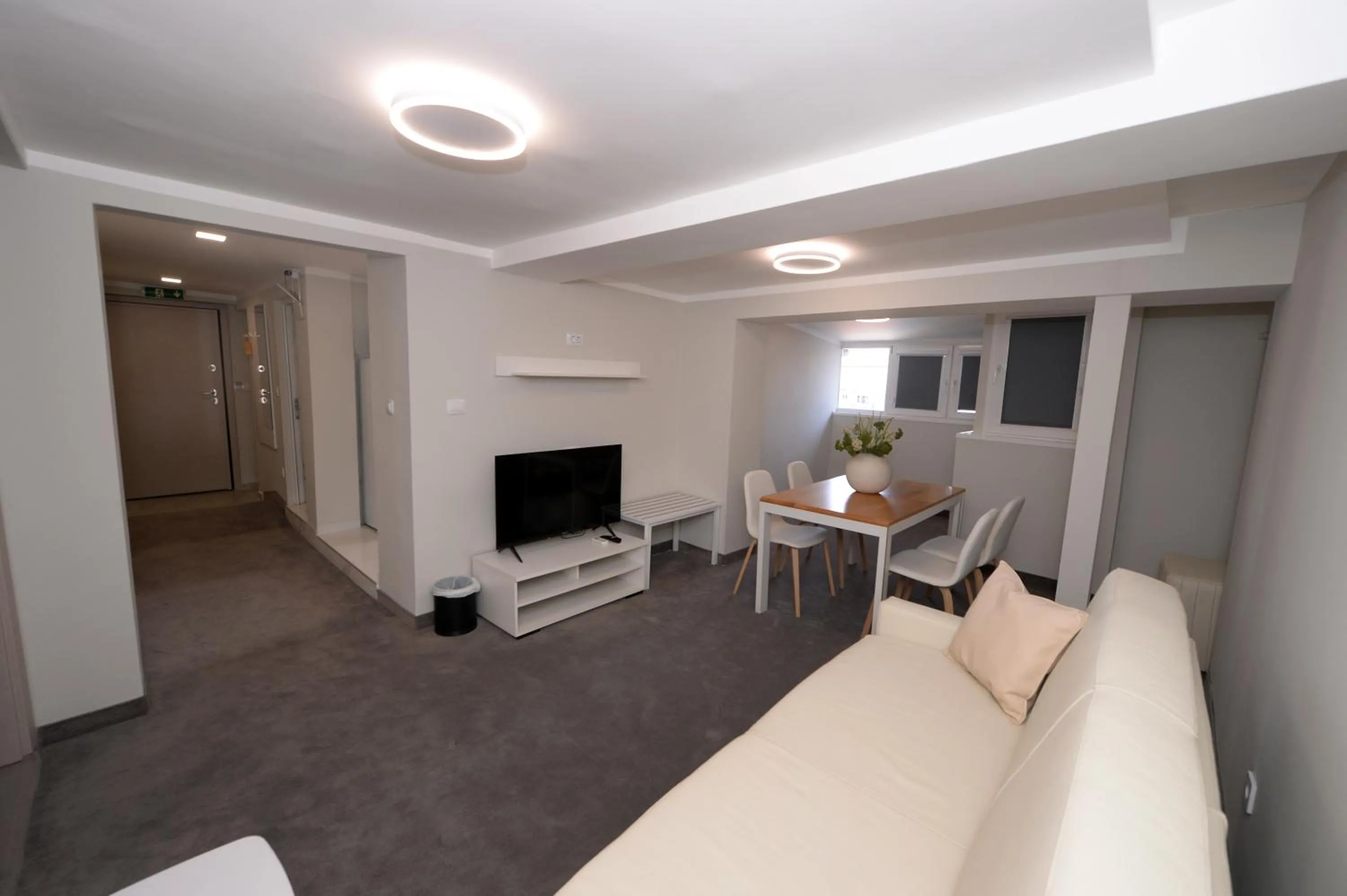 Deluxe One-Bedroom Apartment - single occupancy in Alexandar Square Apartments