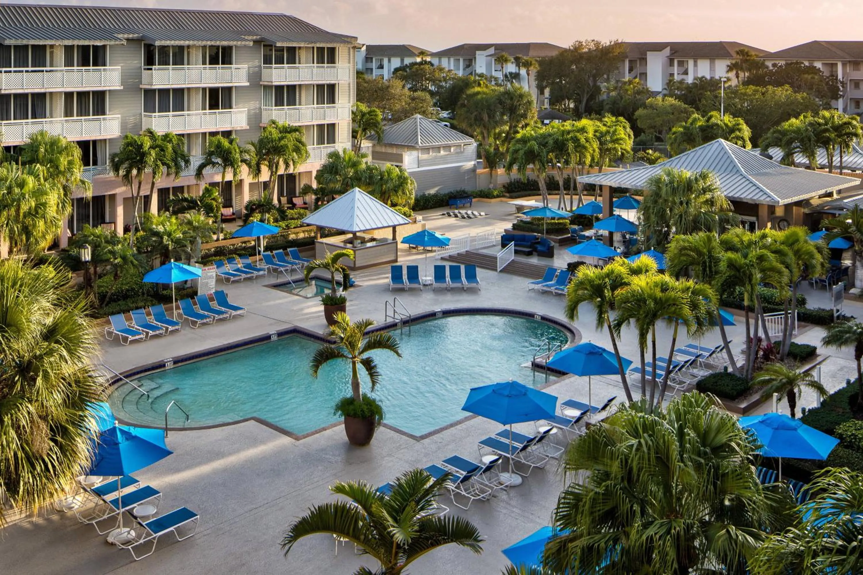 Swimming pool in Marriott Hutchinson Island Beach Resort, Golf & Marina