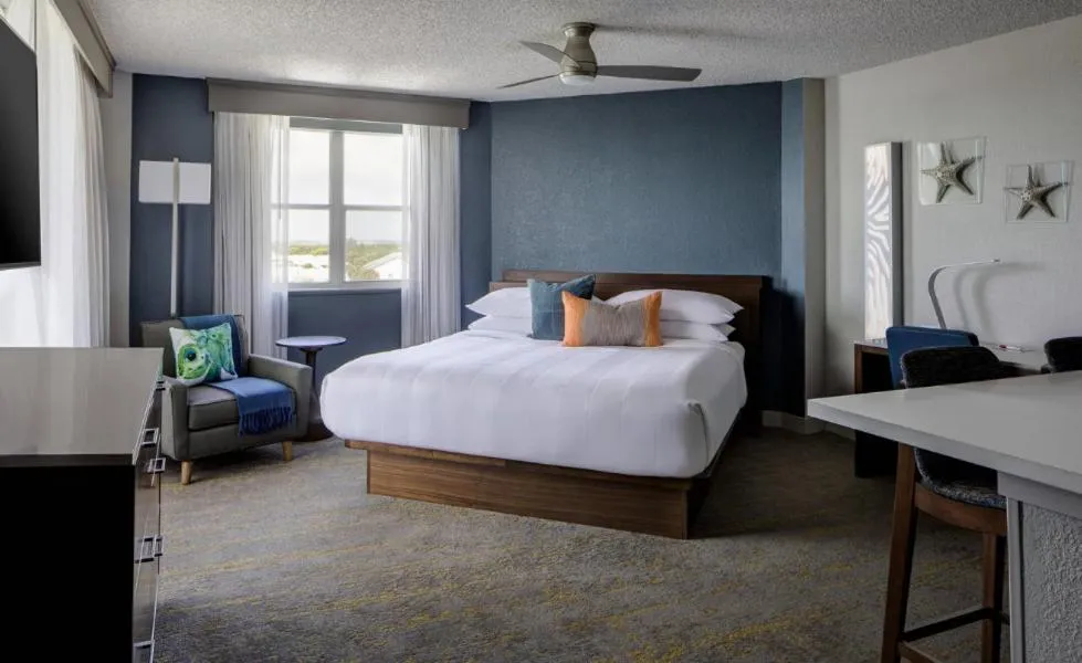 Bed in Marriott Hutchinson Island Resort & Beach Villas, Golf & Marina