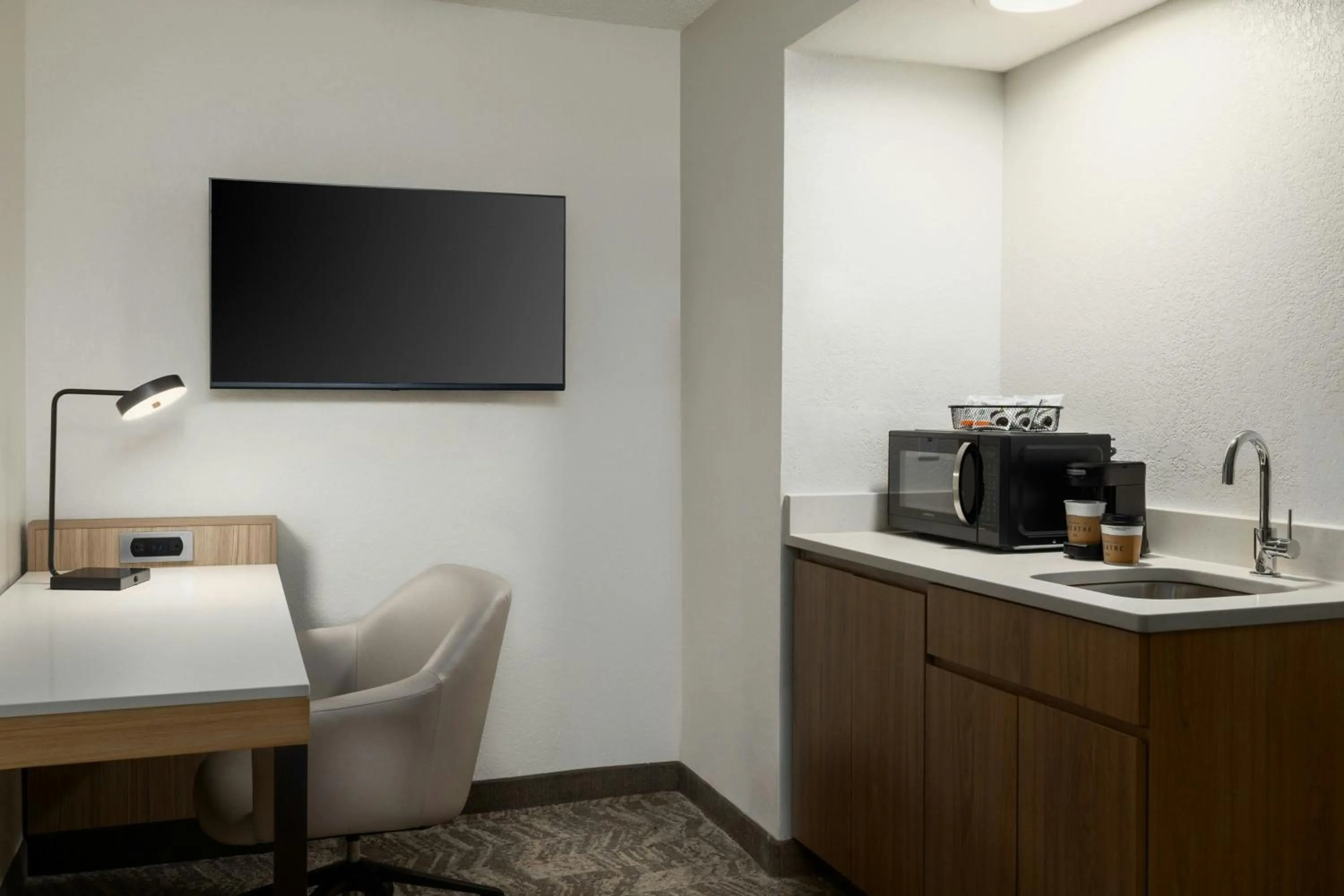 Kitchen or kitchenette in SpringHill Suites Boca Raton