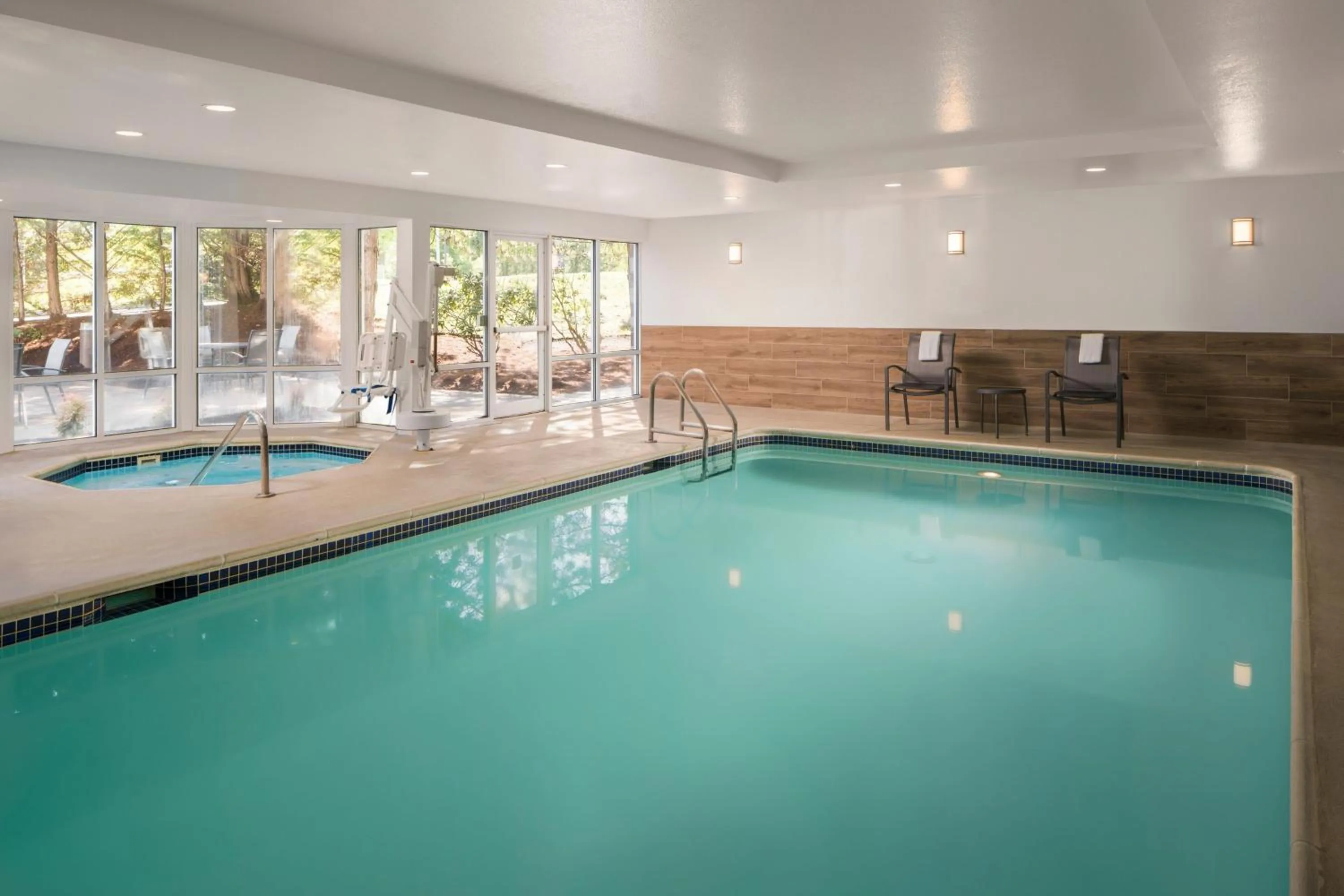 Swimming pool in Fairfield Inn & Suites Portland West Beaverton