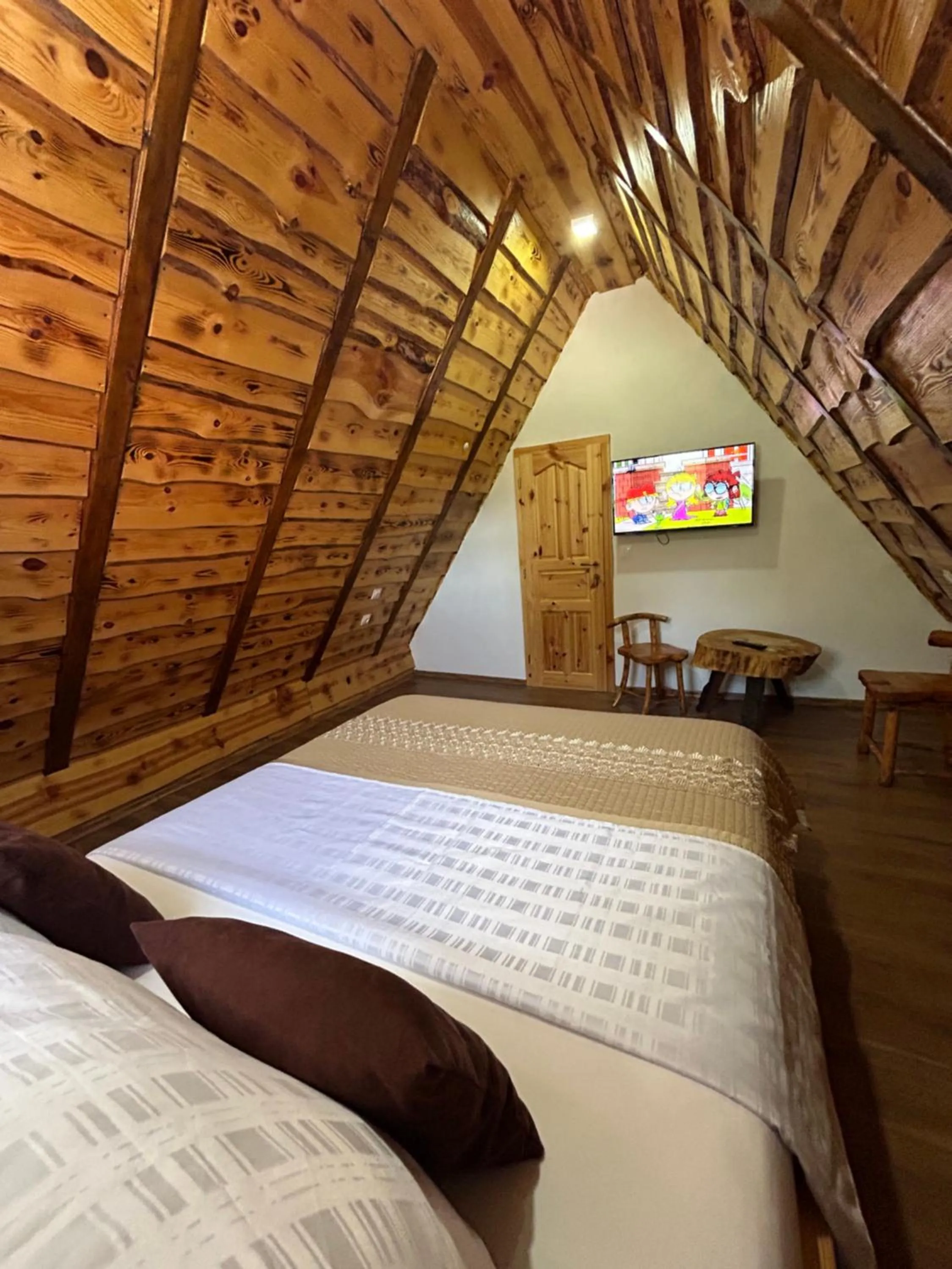 Bed in Rustic Lodge Plitvice