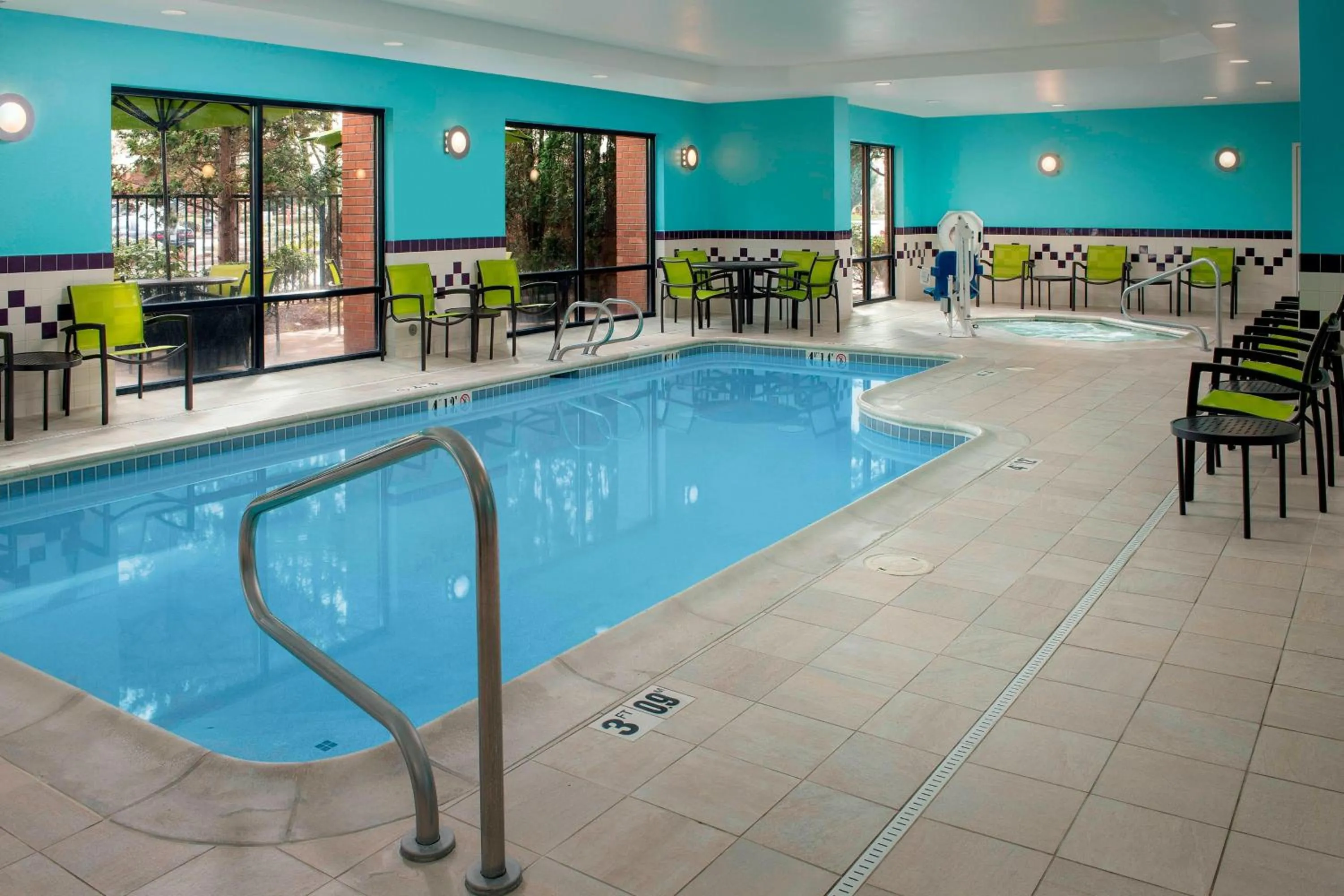 Swimming pool in SpringHill Suites by Marriott Portland Hillsboro