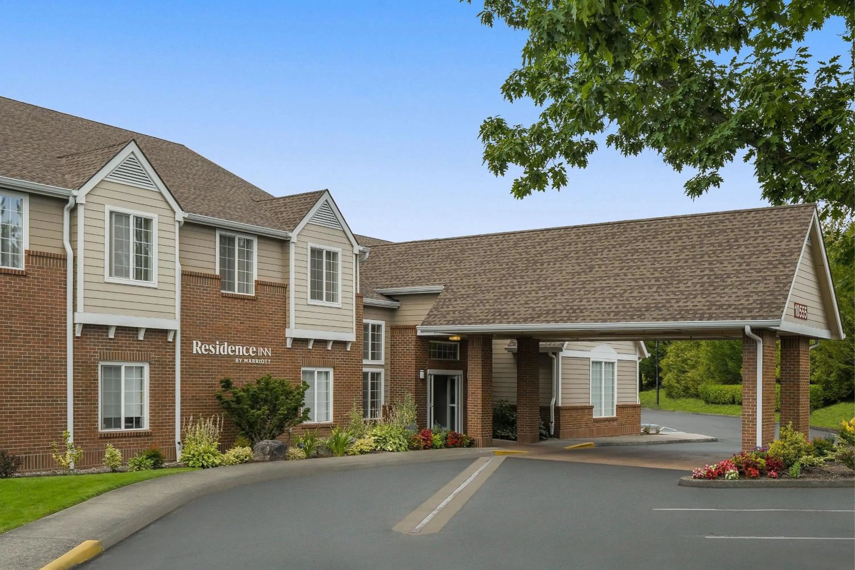 Property building in Residence Inn Portland Hillsboro