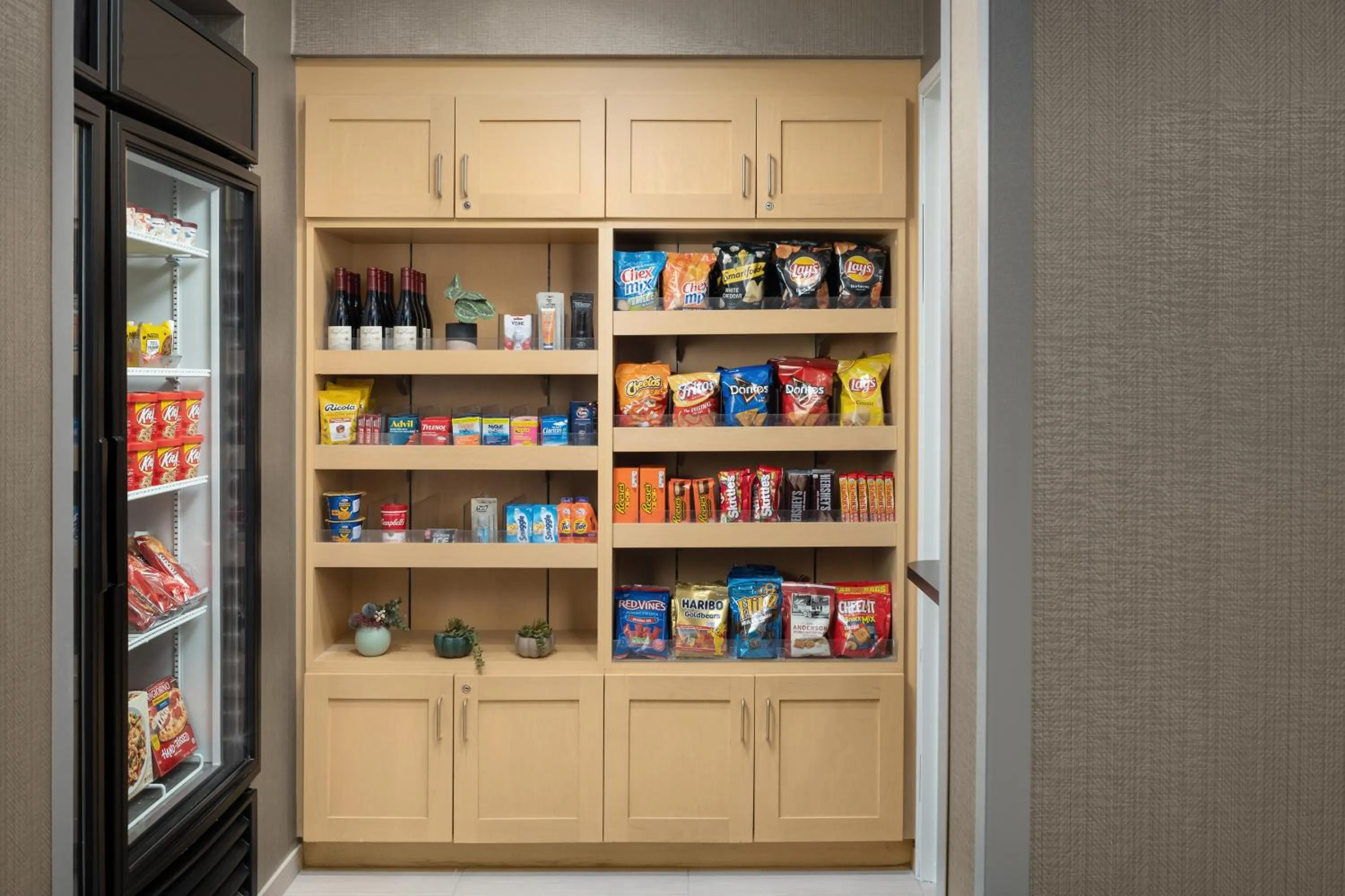 Supermarket/grocery shop in SpringHill Suites by Marriott Portland Vancouver