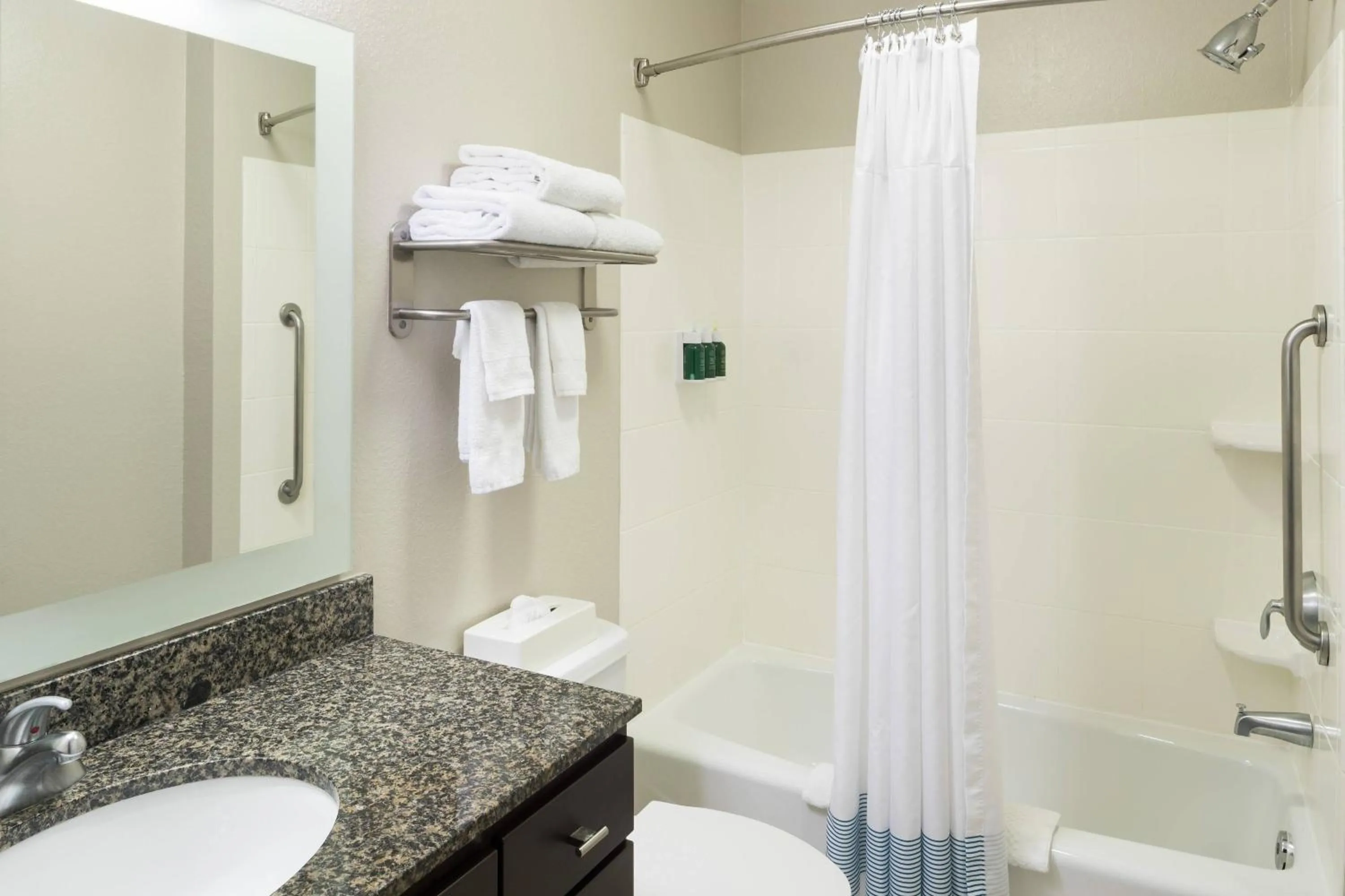 Bathroom in TownePlace Suites by Marriott Panama City