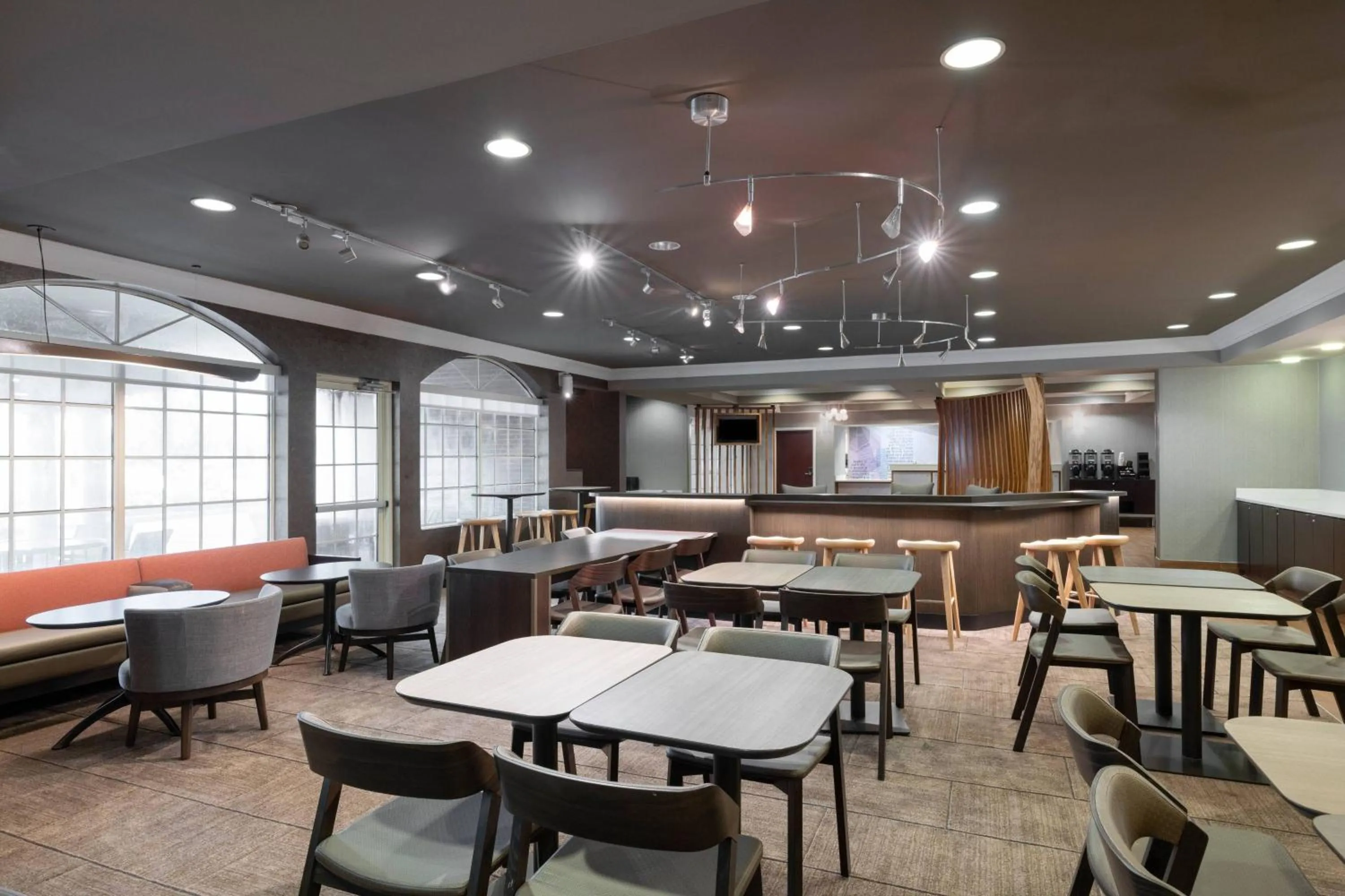 Restaurant/places to eat in SpringHill Suites by Marriott Williamsburg