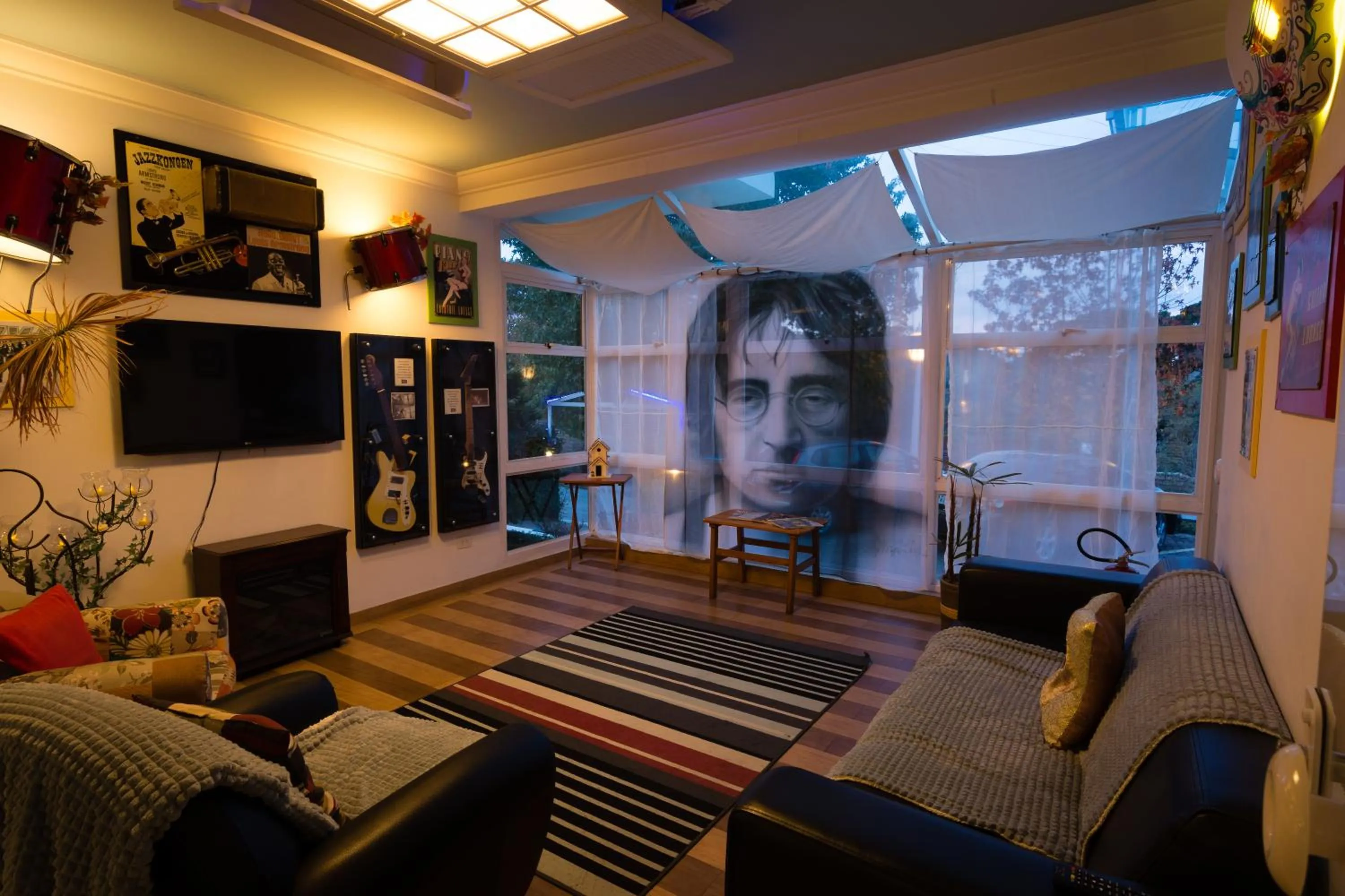 Communal lounge/ TV room in Pousada Piano Piano