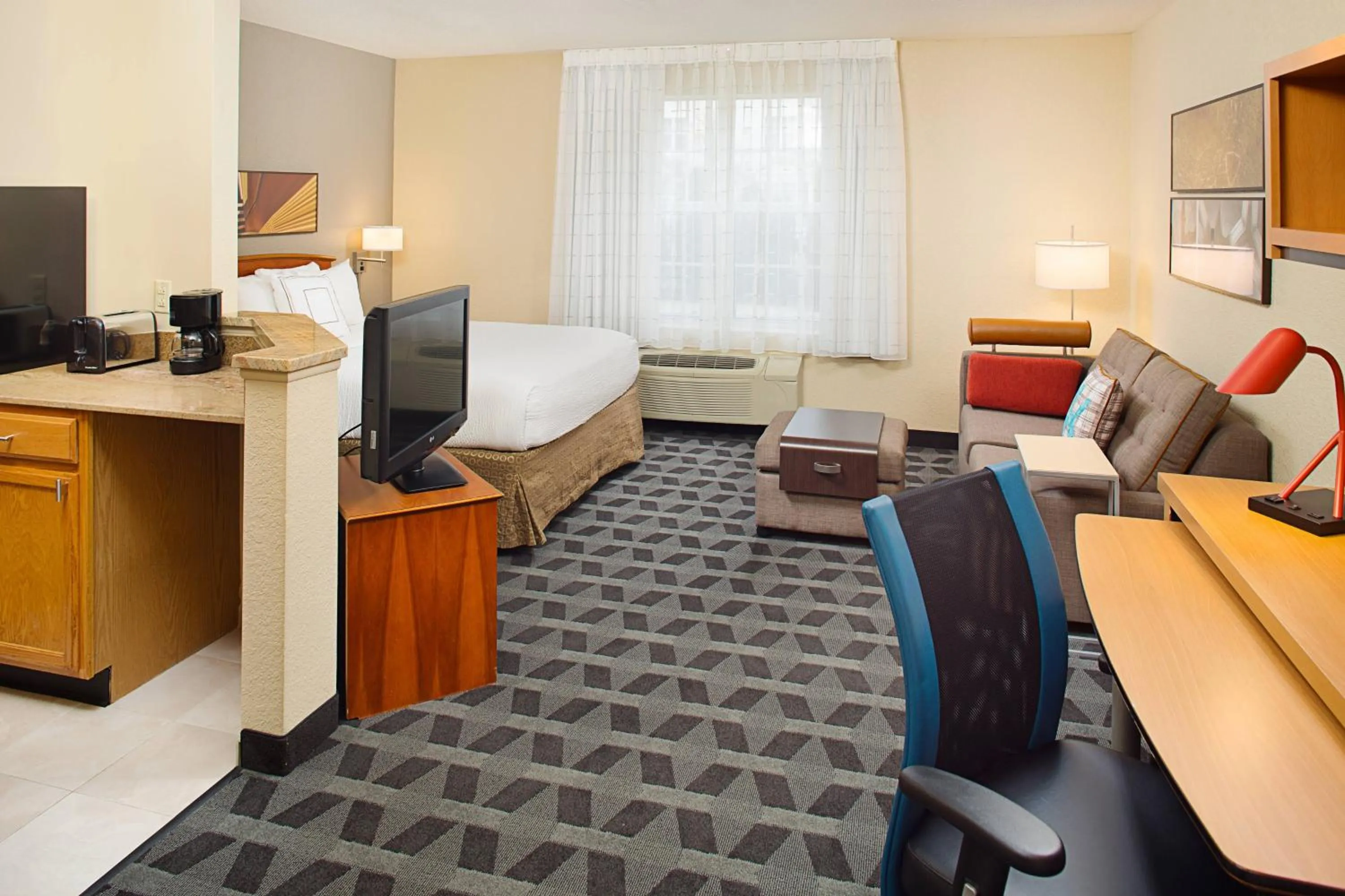 Photo of the whole room in TownePlace Suites Philadelphia Horsham