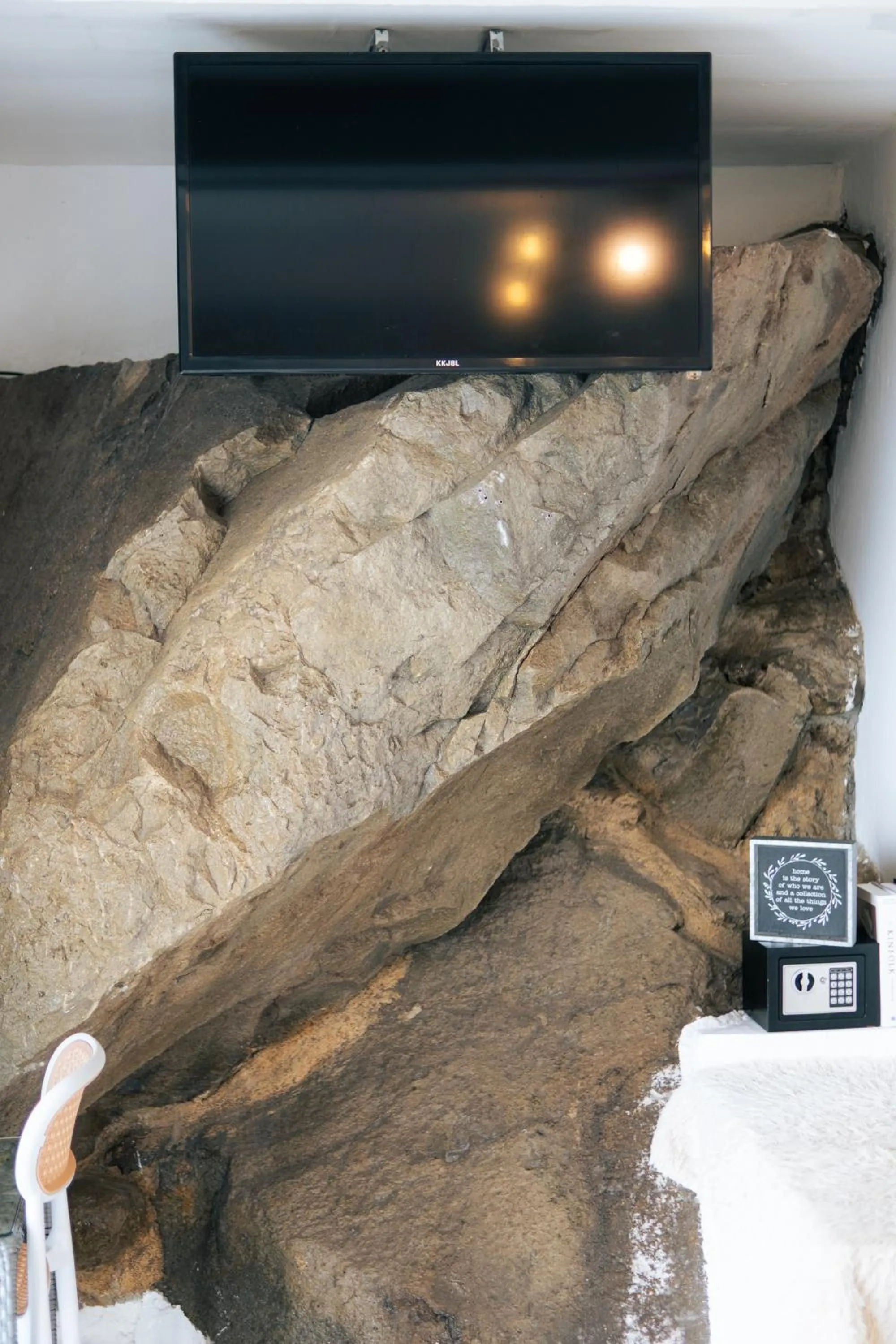 TV and multimedia in Bintana Sa Paraiso