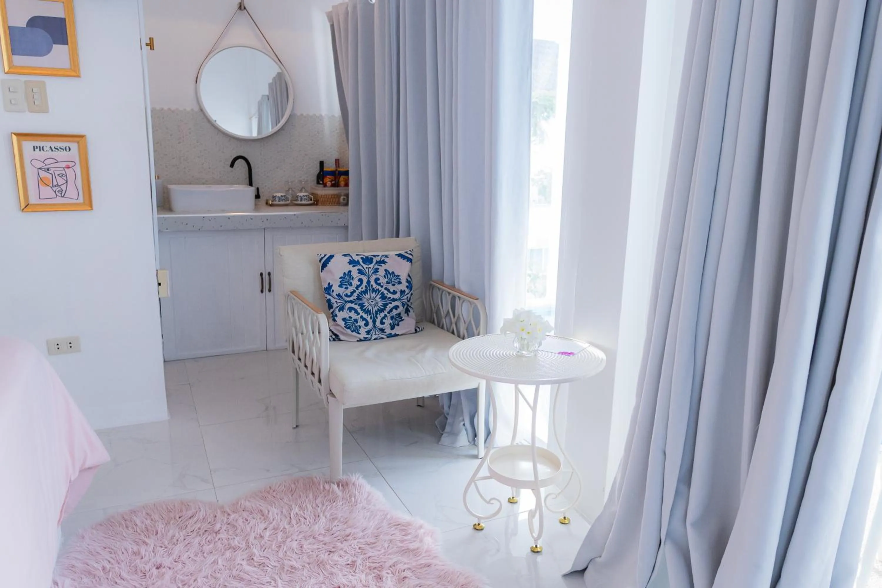 Living room, Bed in Bintana Sa Paraiso