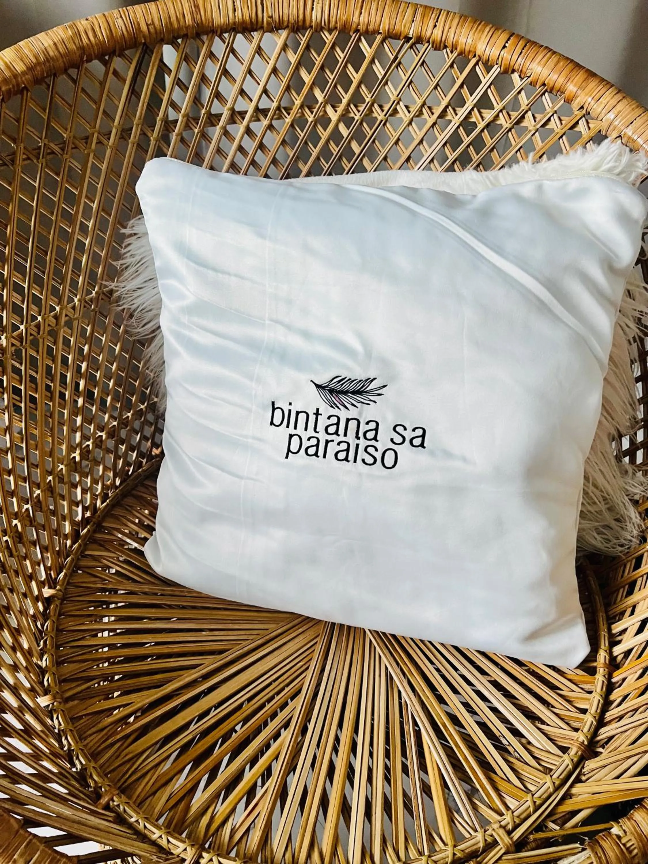 Text overlay in Bintana Sa Paraiso