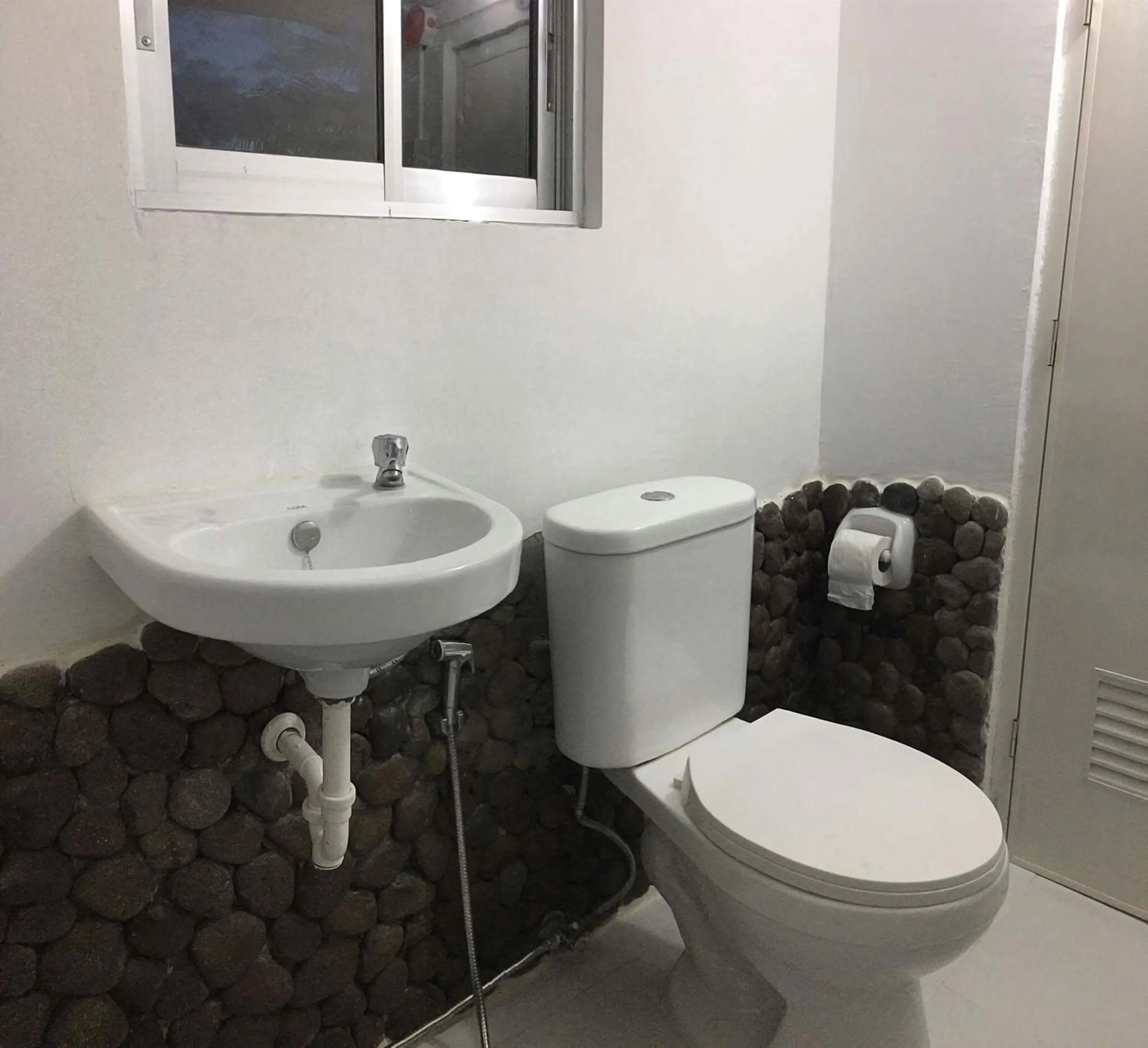 Shower in Bintana Sa Paraiso