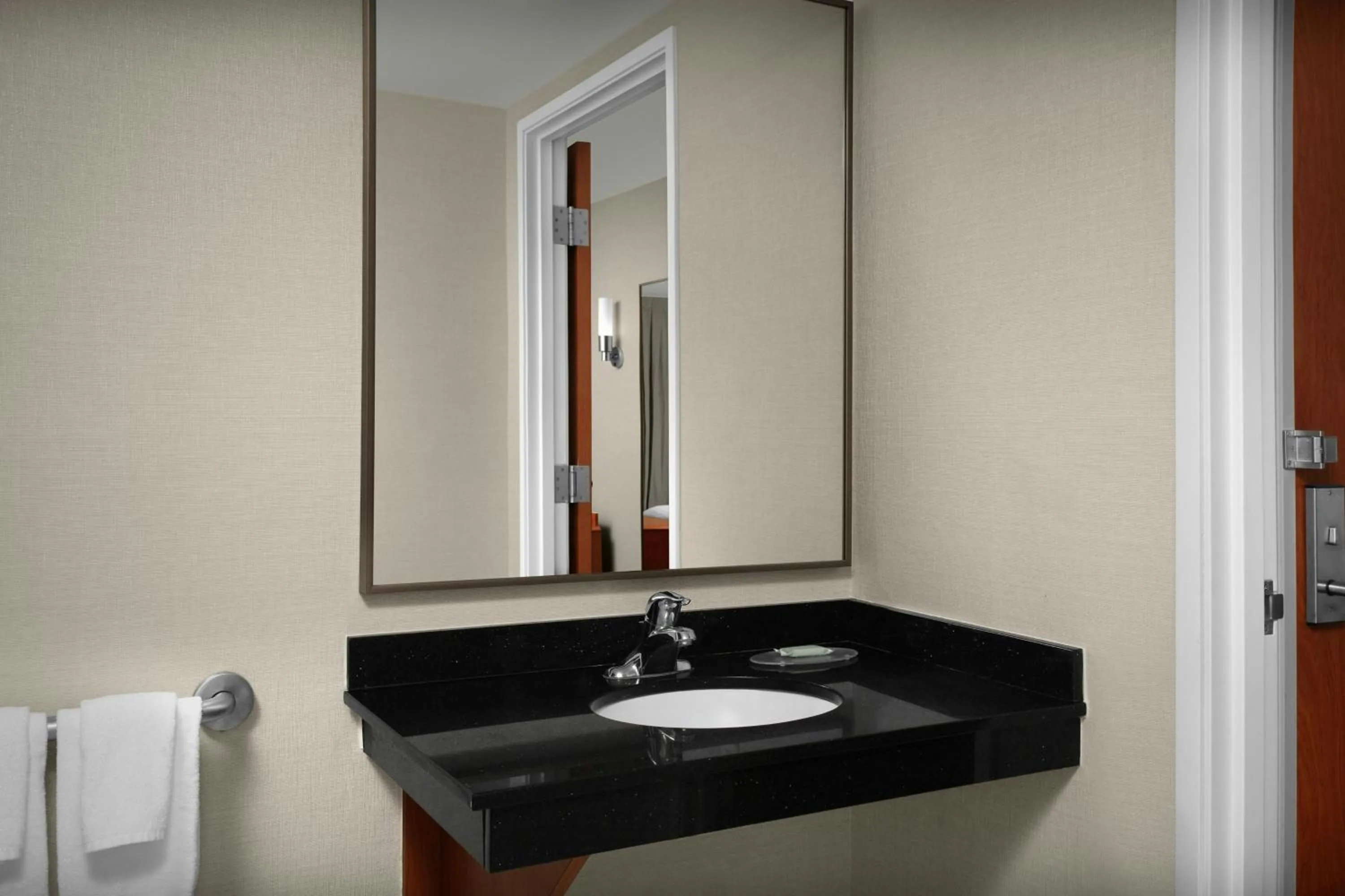 Photo of the whole room in Fairfield Inn and Suites Phoenix Chandler Fashion Center