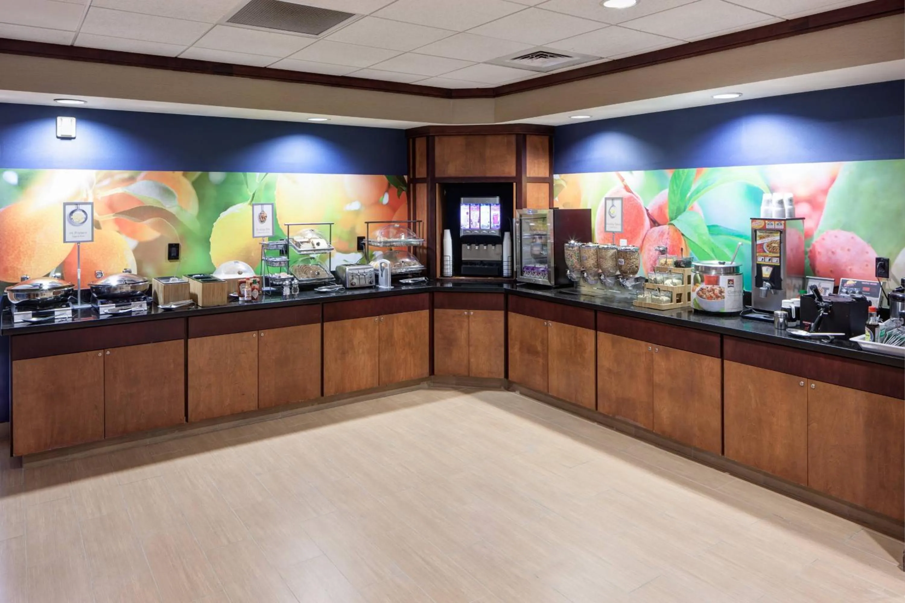 Breakfast in Fairfield Inn and Suites Phoenix Chandler Fashion Center