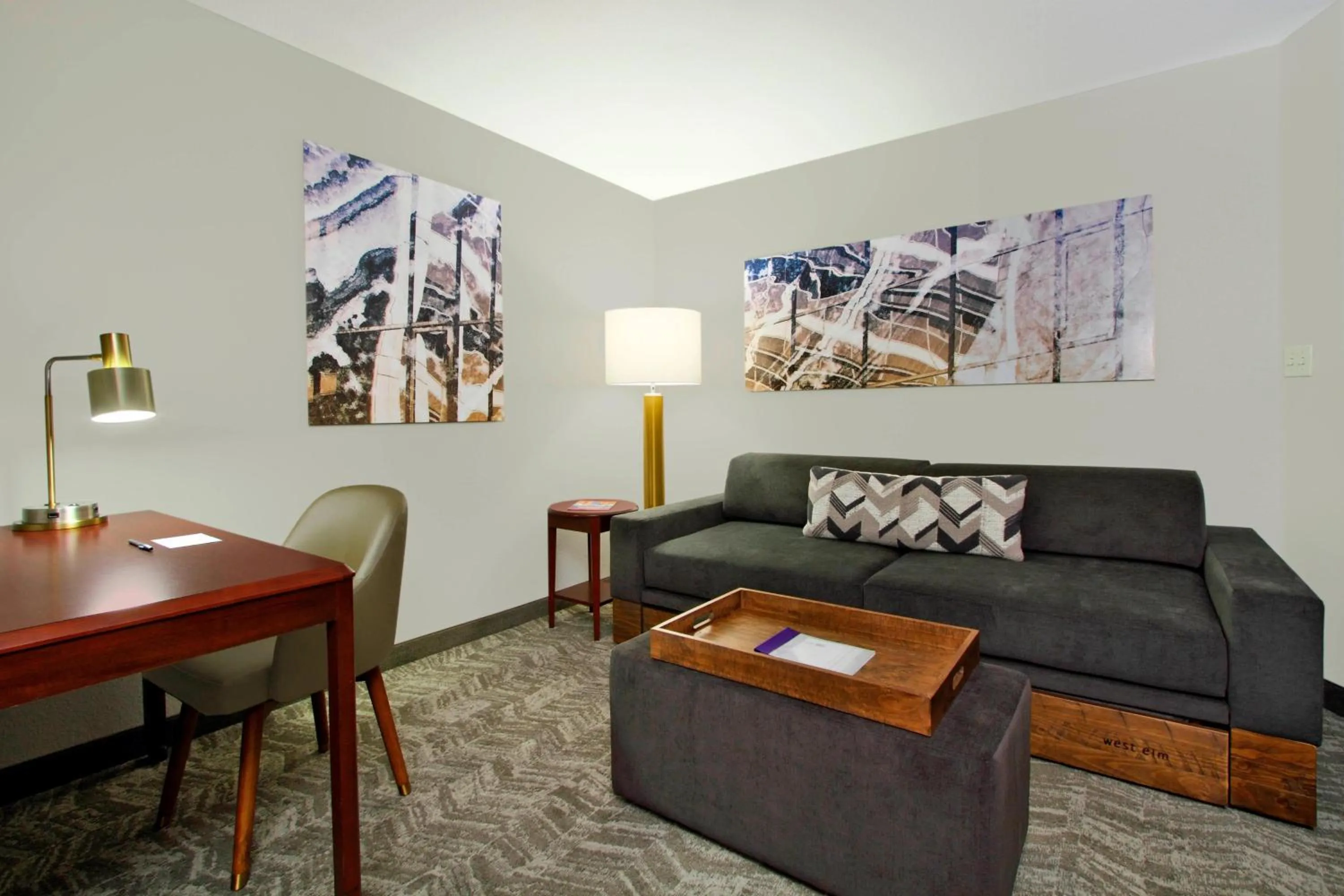 Living room in SpringHill Suites Phoenix Glendale Sports & Entertainment District