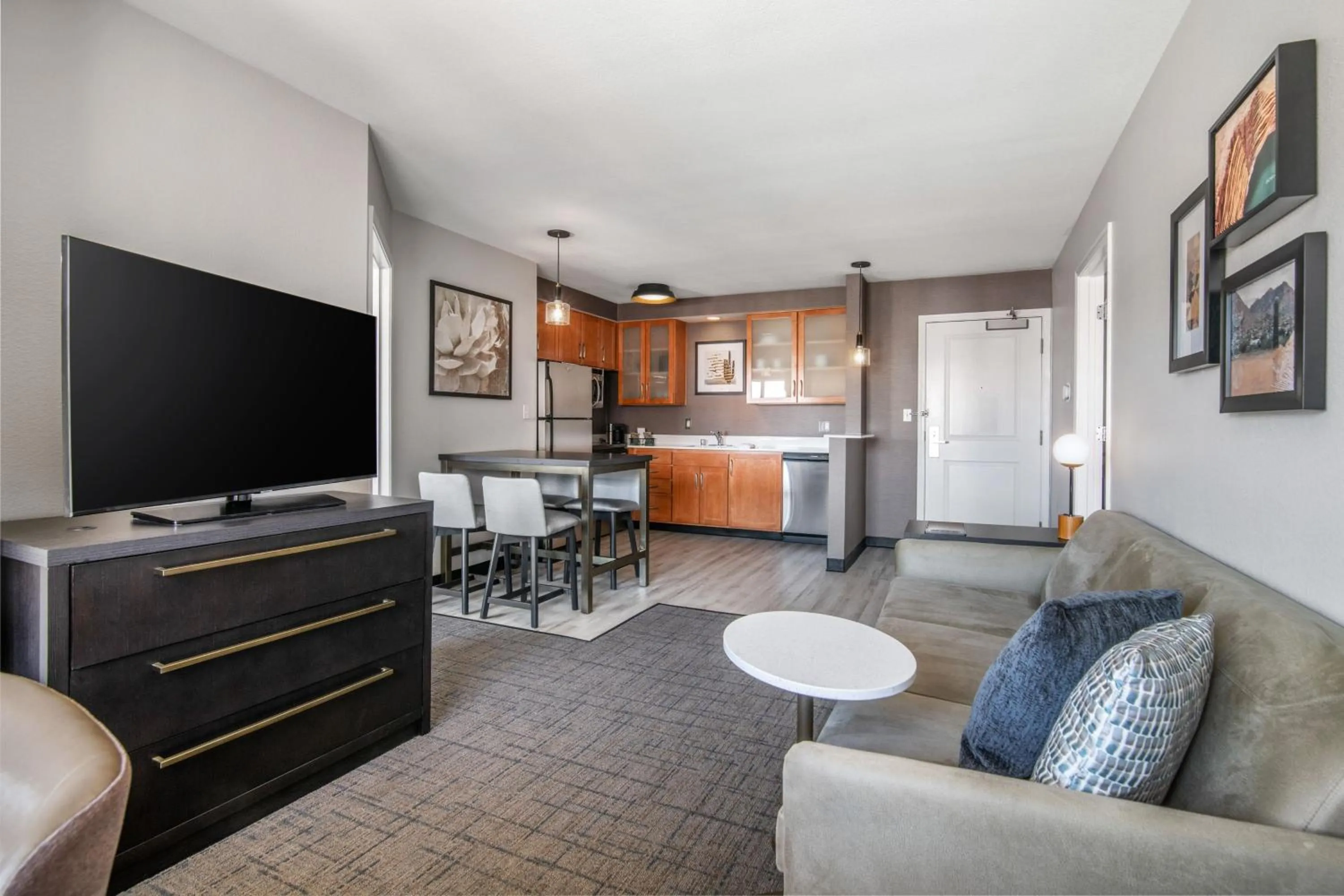 Living room in Residence Inn Phoenix Glendale Sports & Entertainment District