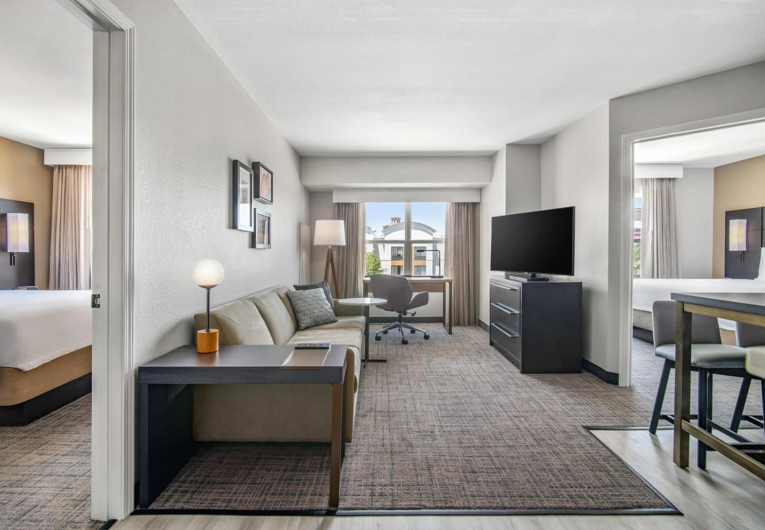 Living room, Bed in Residence Inn Phoenix Glendale Sports & Entertainment District