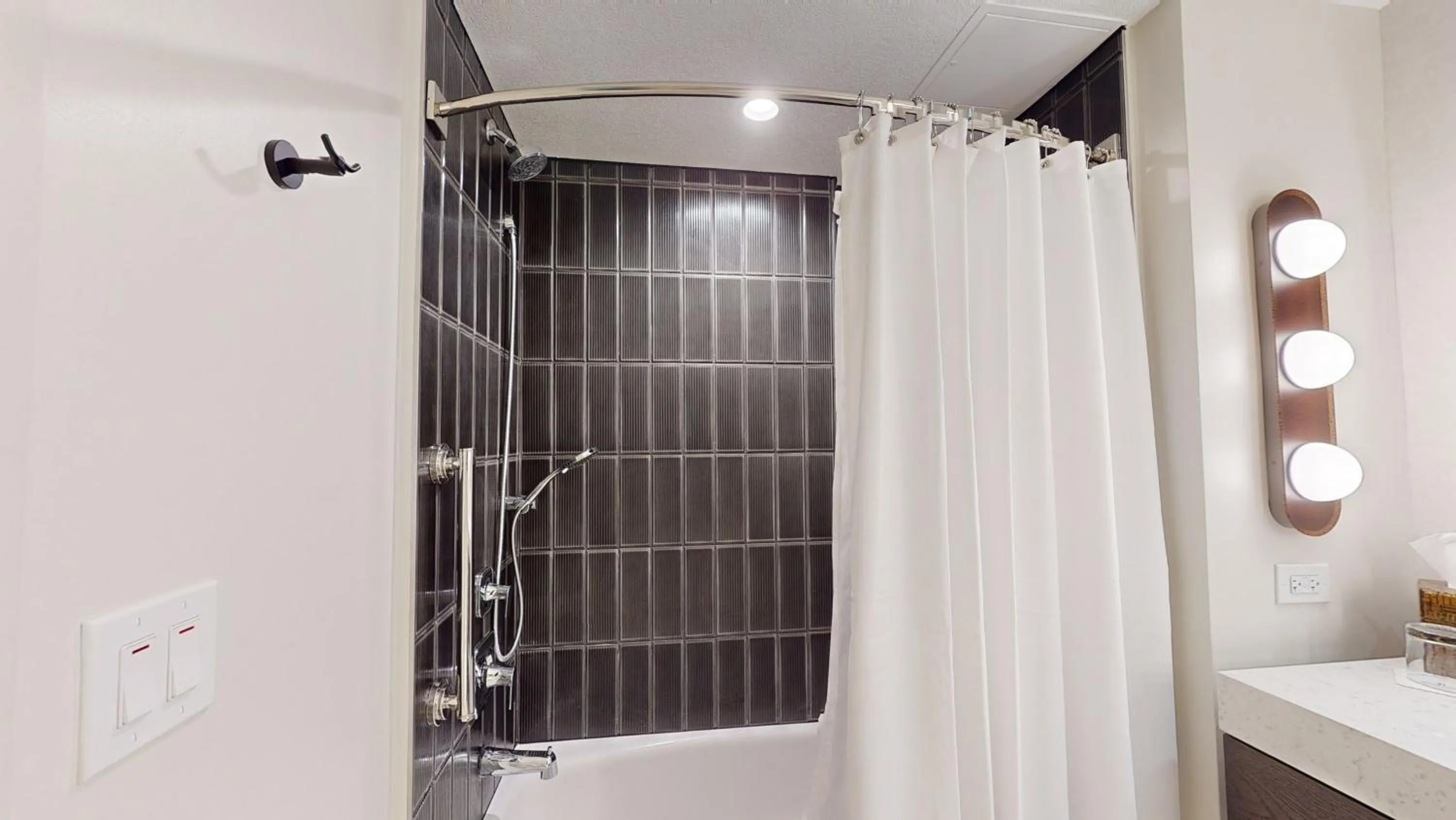 Bathroom in Renaissance Phoenix Glendale Hotel & Conference Center