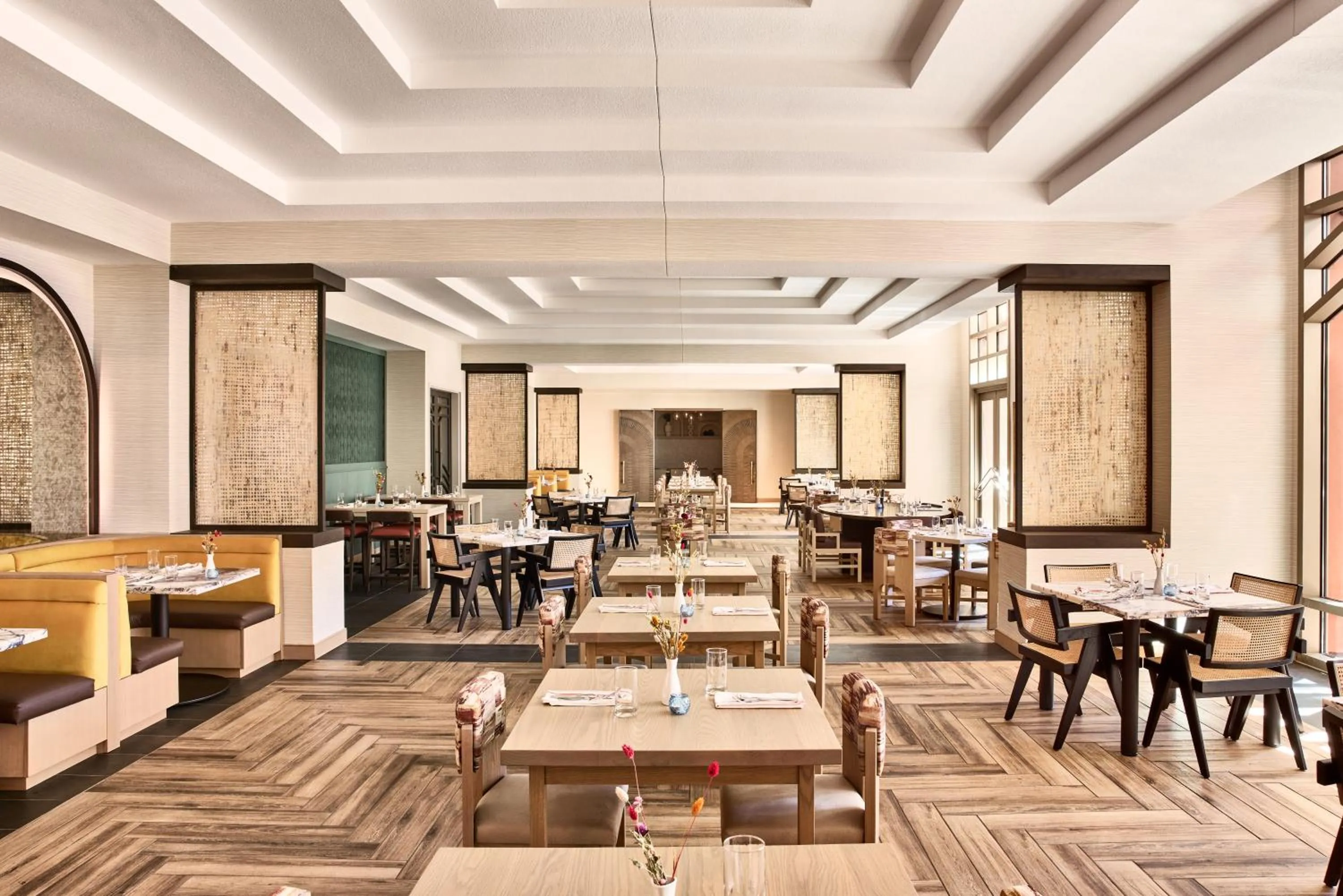 Restaurant/places to eat in Renaissance Phoenix Glendale Hotel & Conference Center