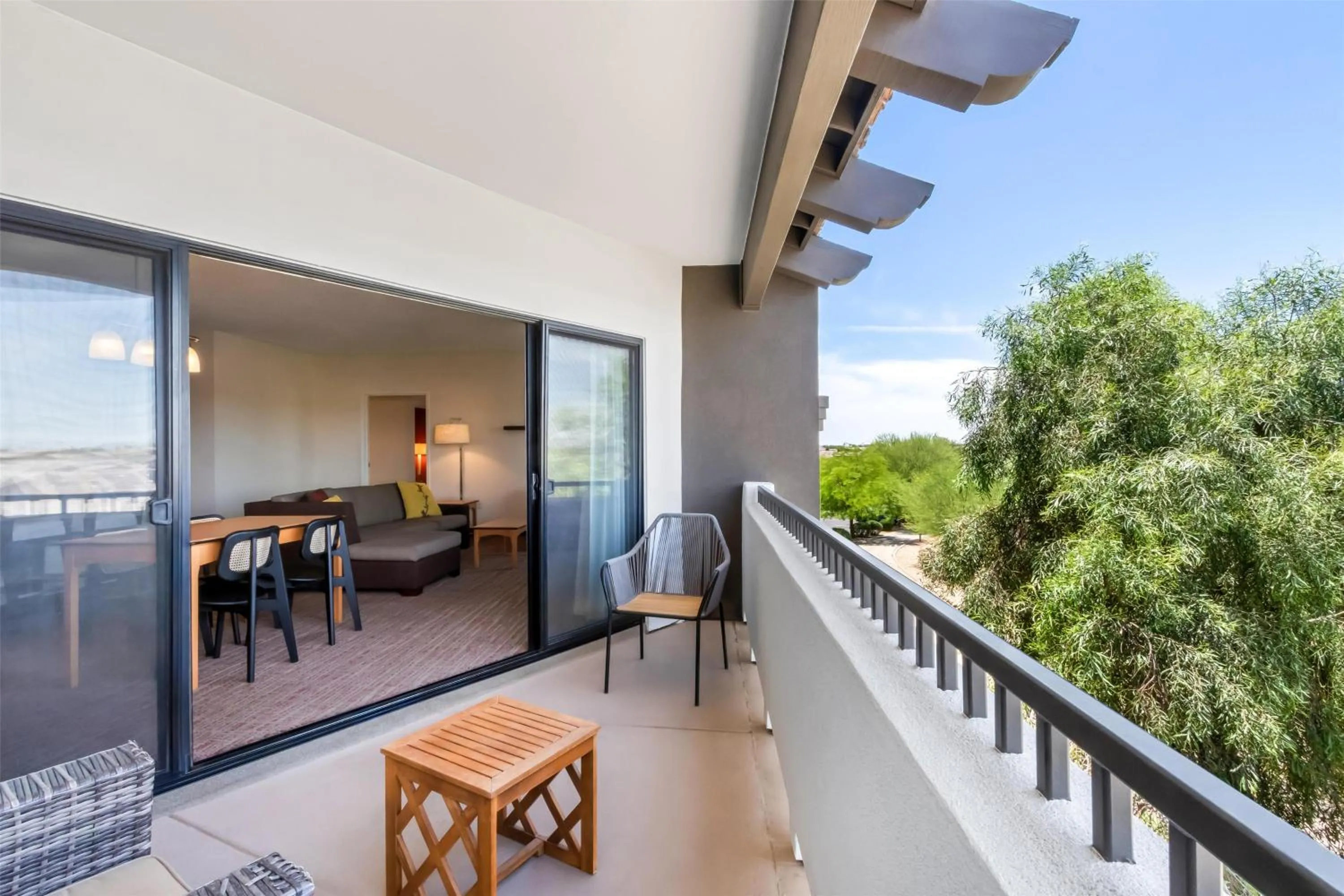 Photo of the whole room in Sonesta ES Suites Phoenix Goodyear