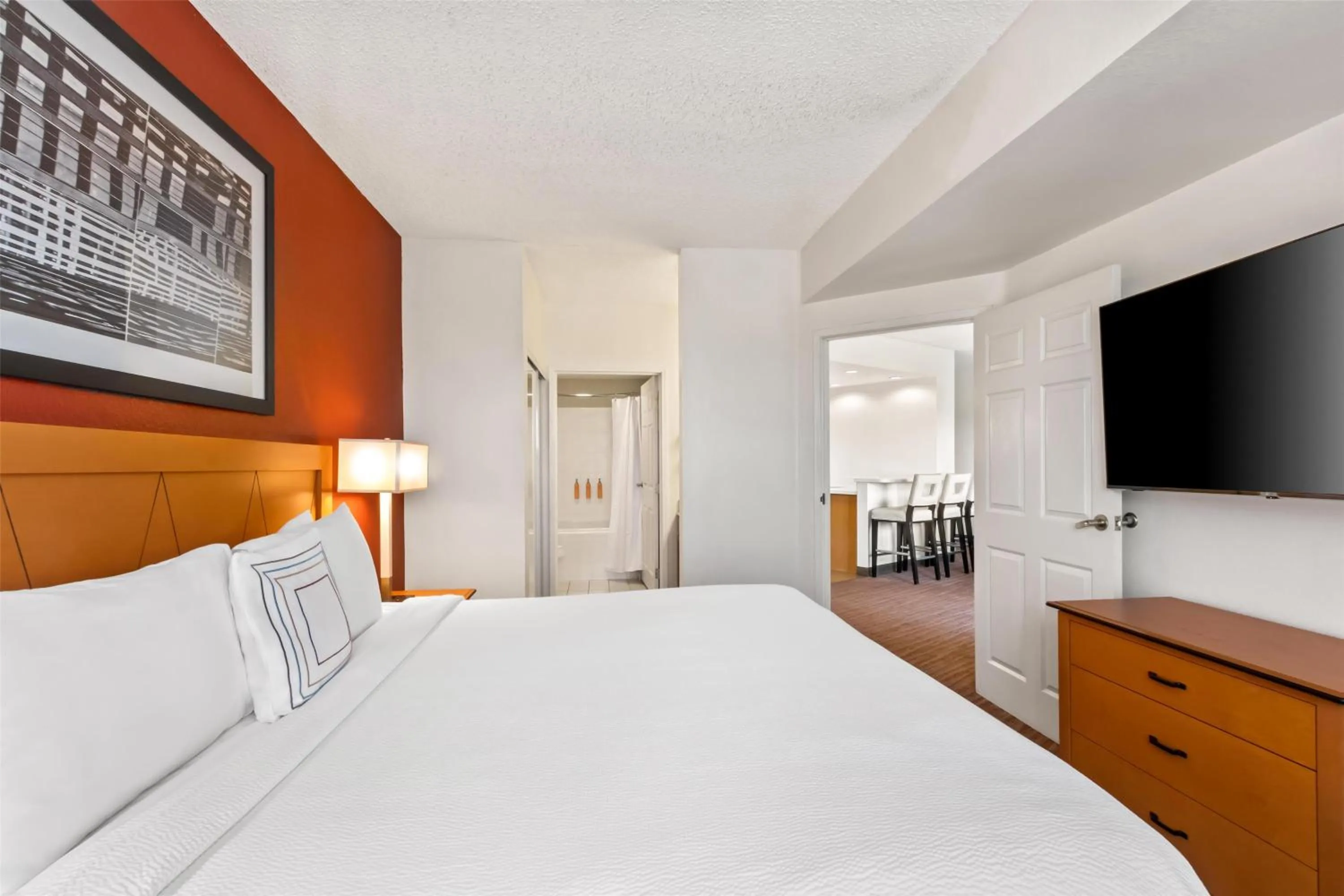 Photo of the whole room, Bed in Sonesta ES Suites Phoenix Goodyear