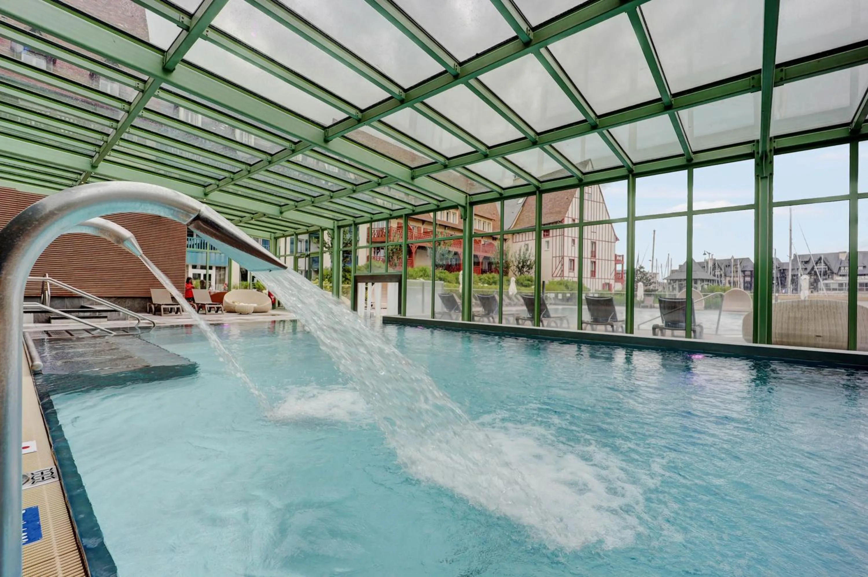 Pool view in Résidence Pierre & Vacances Premium Presqu'Ile de la Touques