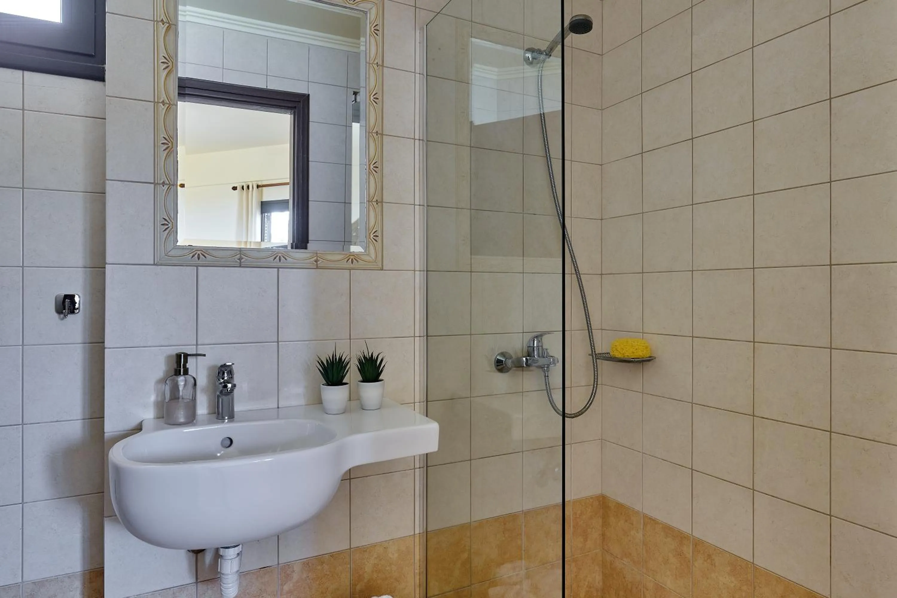 Shower in Kreta Natur