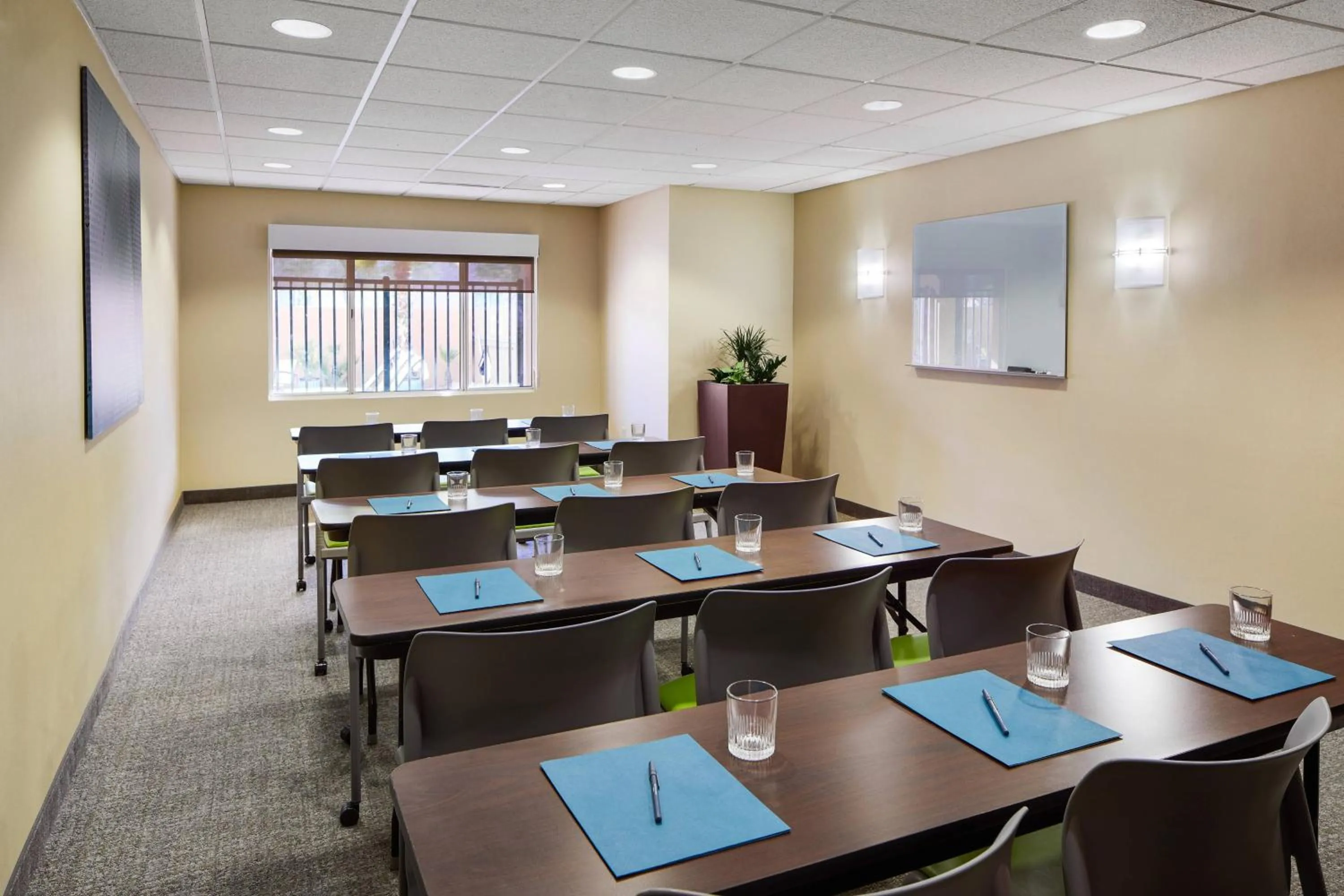 Meeting/conference room in SpringHill Suites Tempe at Arizona Mills Mall