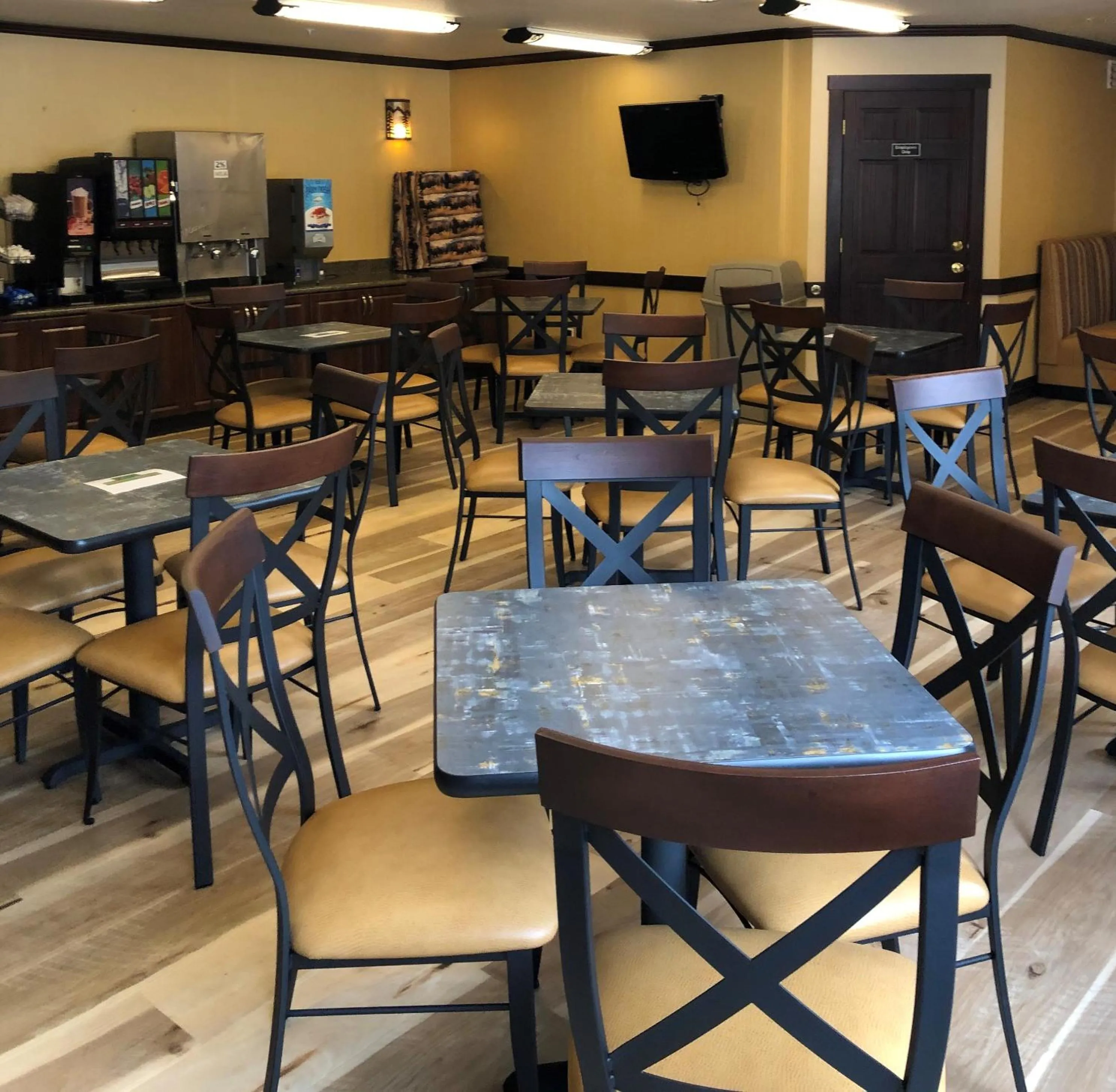 Breakfast in Yellowstone West Gate Hotel