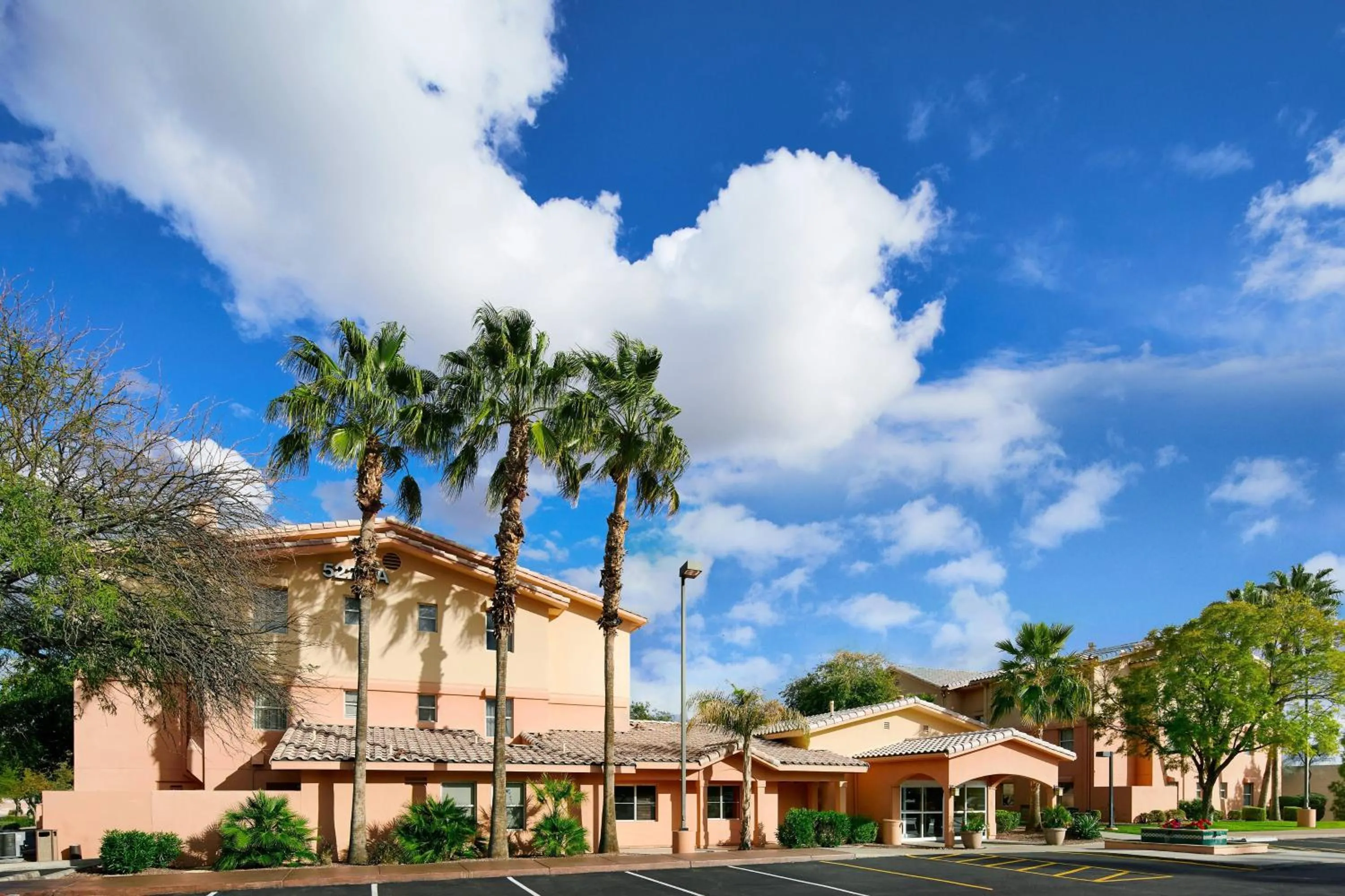 Property building in TownePlace Suites Tempe at Arizona Mills Mall