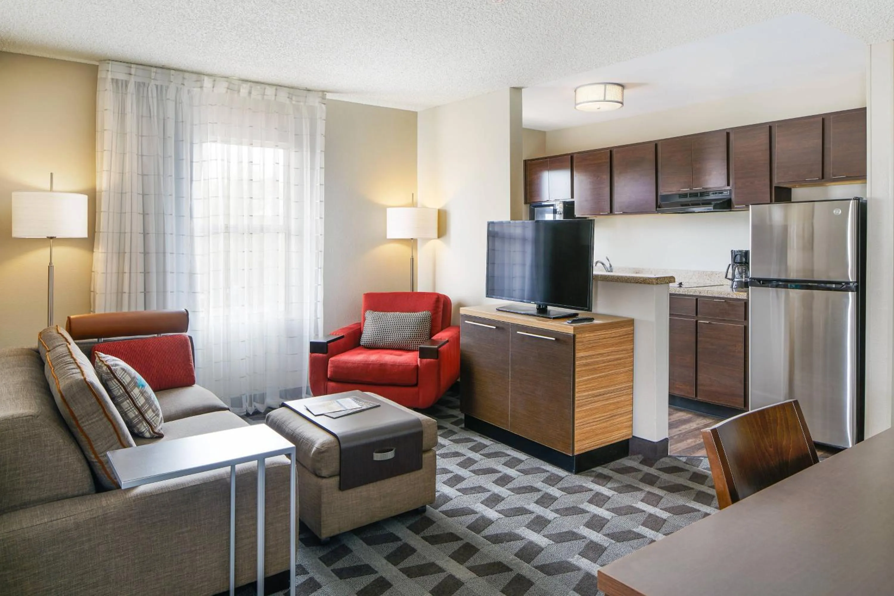 Living room in TownePlace Suites Tempe at Arizona Mills Mall