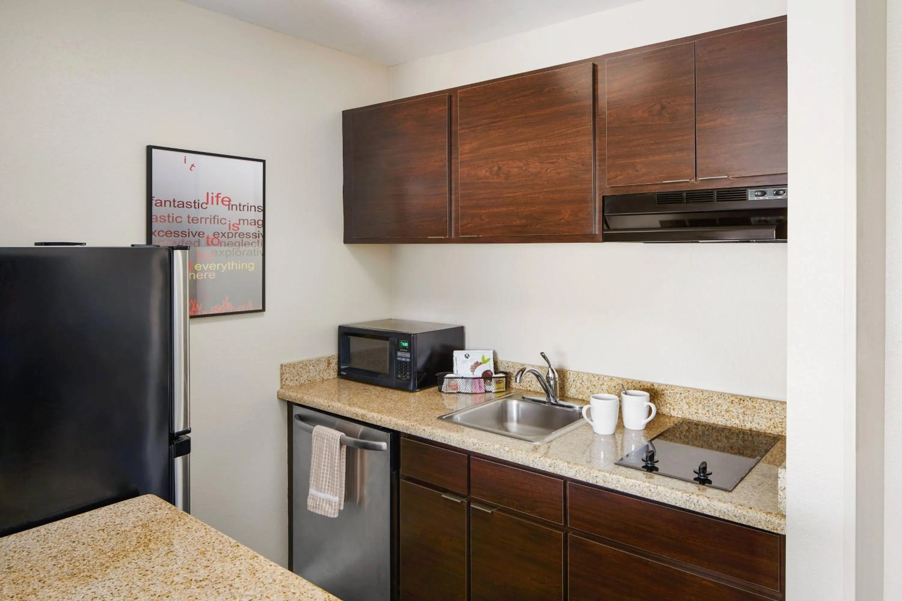 Kitchen or kitchenette in TownePlace Suites Tempe at Arizona Mills Mall