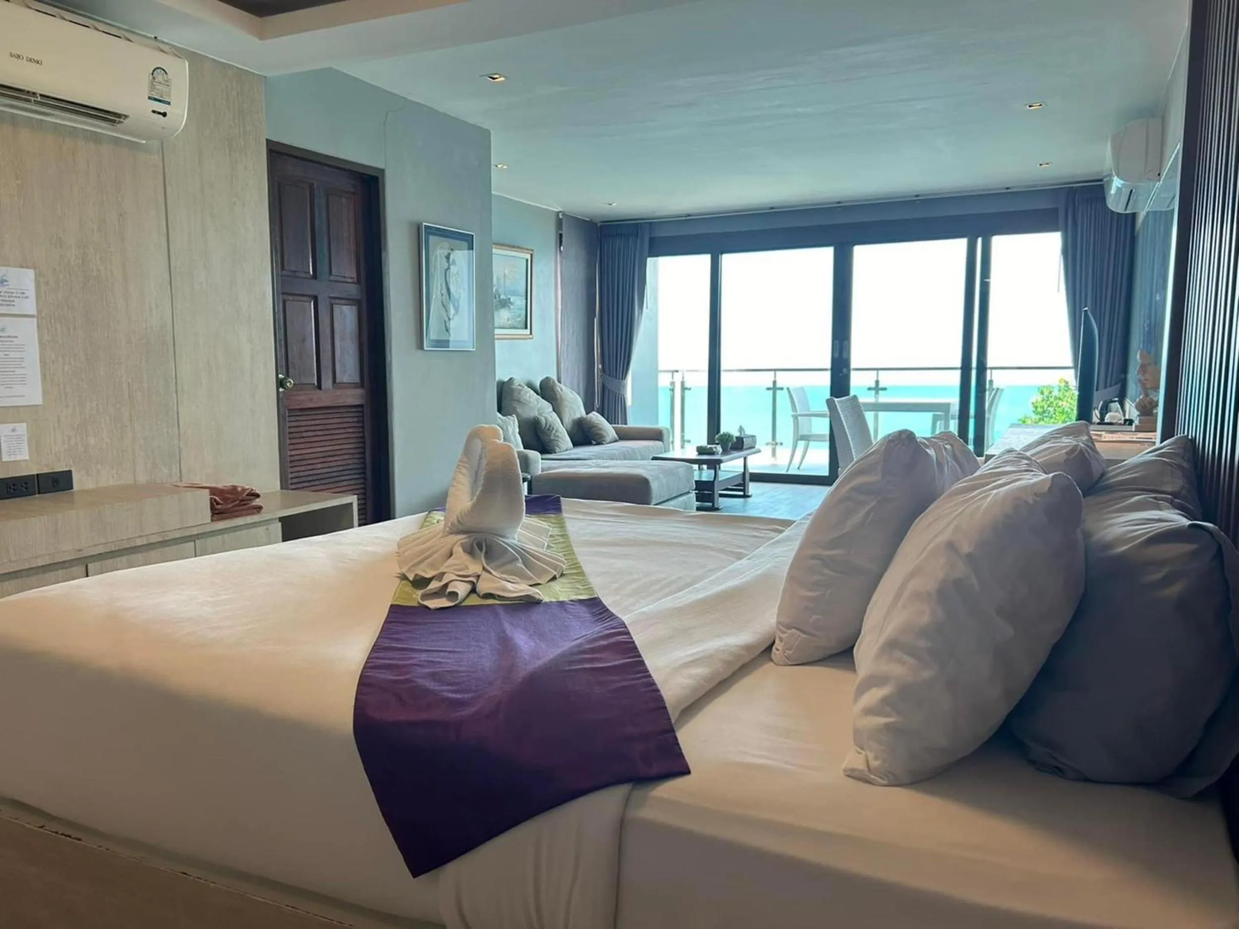Bed in Cliff Lanta Suite-Koh Lanta Krabi
