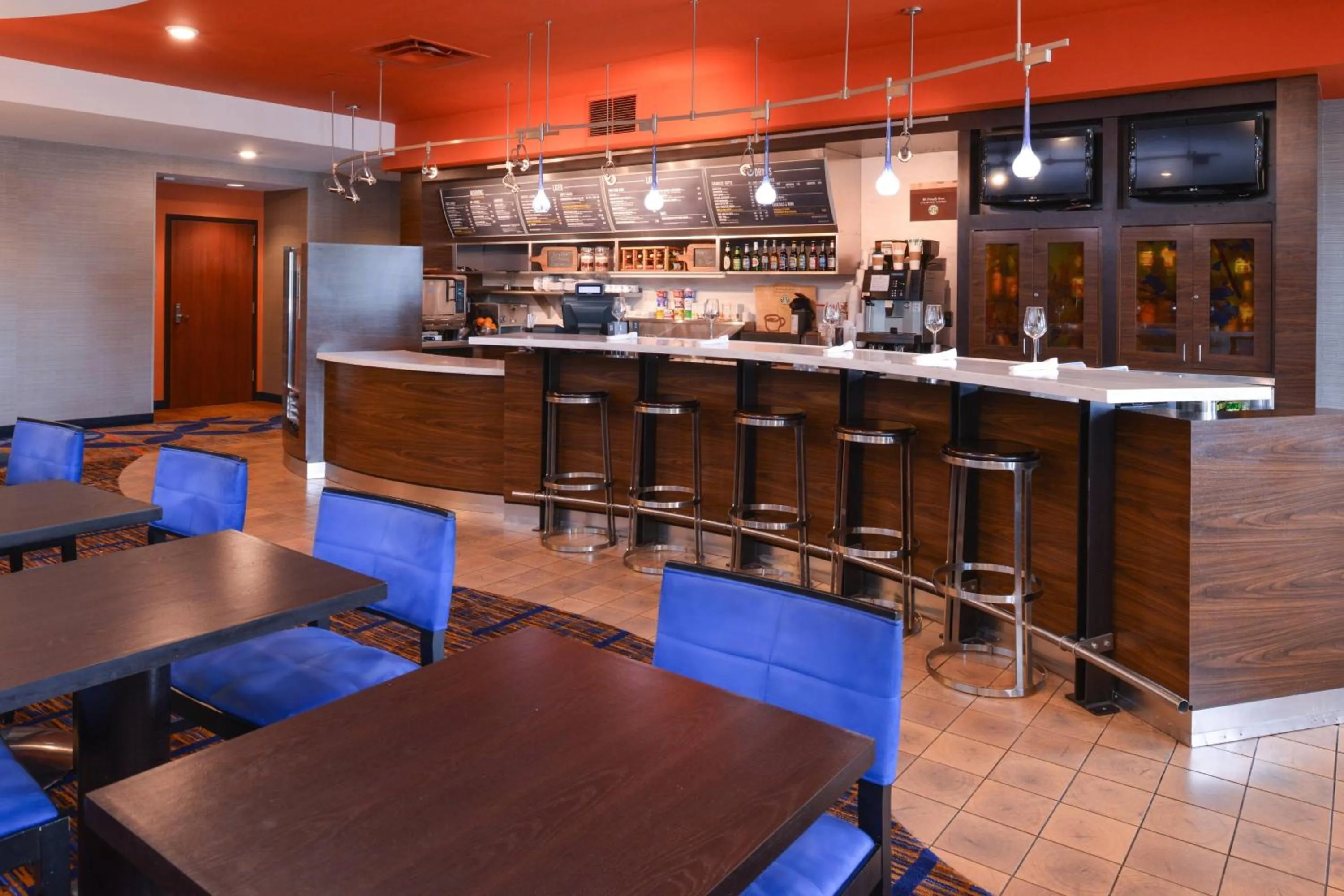 Restaurant/places to eat in Courtyard Pittsburgh Monroeville