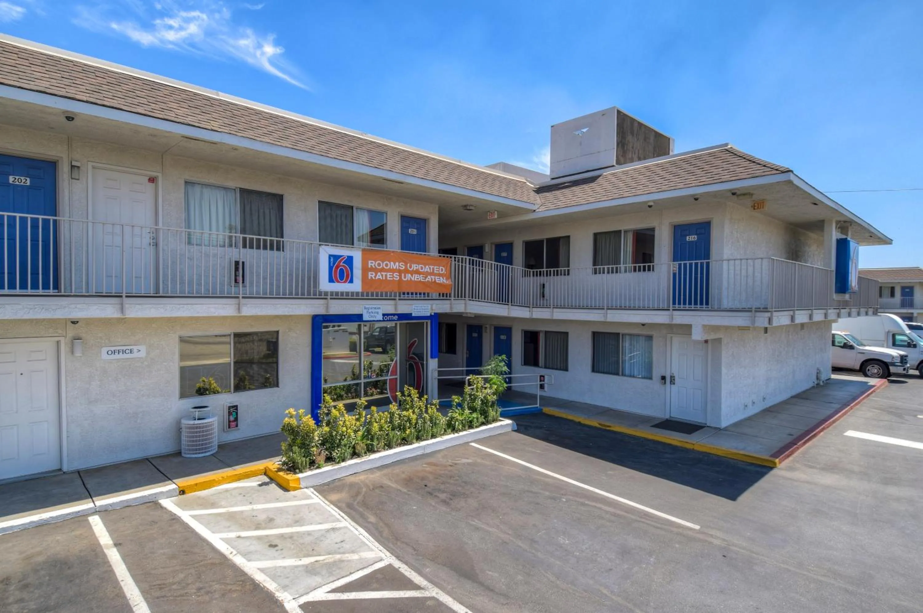 Facade/entrance in Motel 6-Jurupa Valley, CA - Riverside West