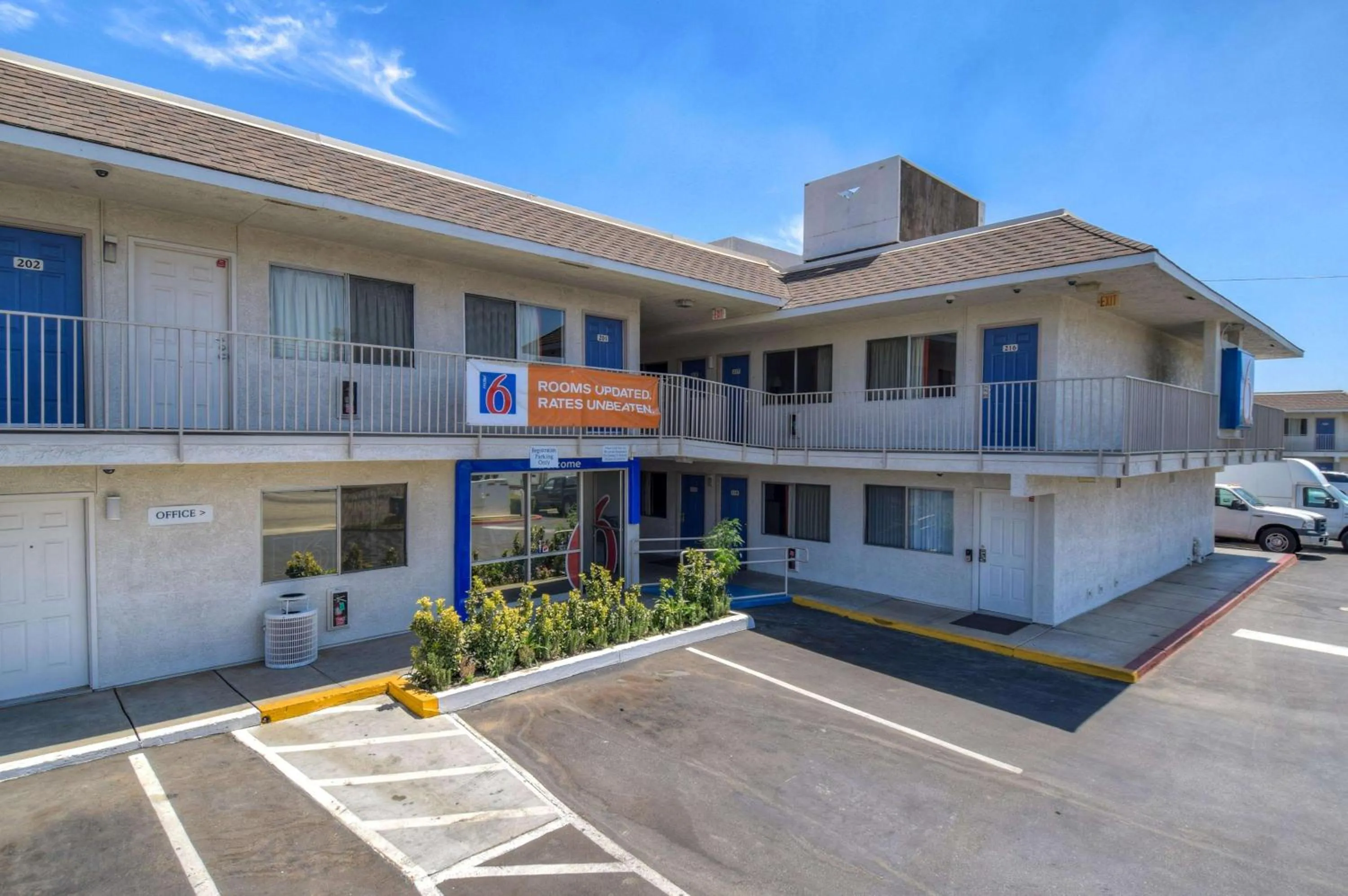 Property building in Motel 6-Jurupa Valley, CA - Riverside West