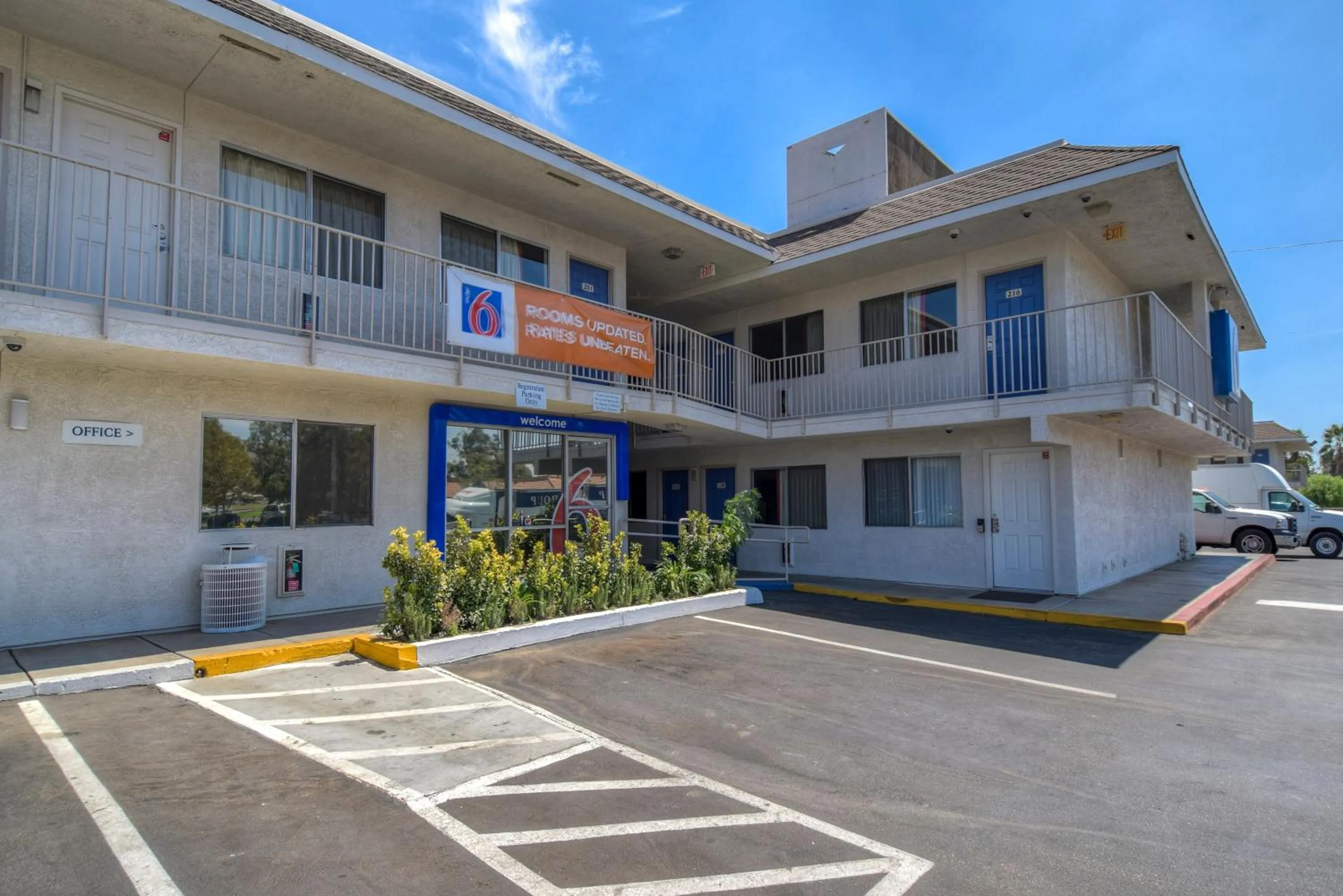 Facade/entrance in Motel 6-Jurupa Valley, CA - Riverside West